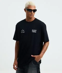 Camiseta Relaxed em Algodão com Estampa Tribal Chaos