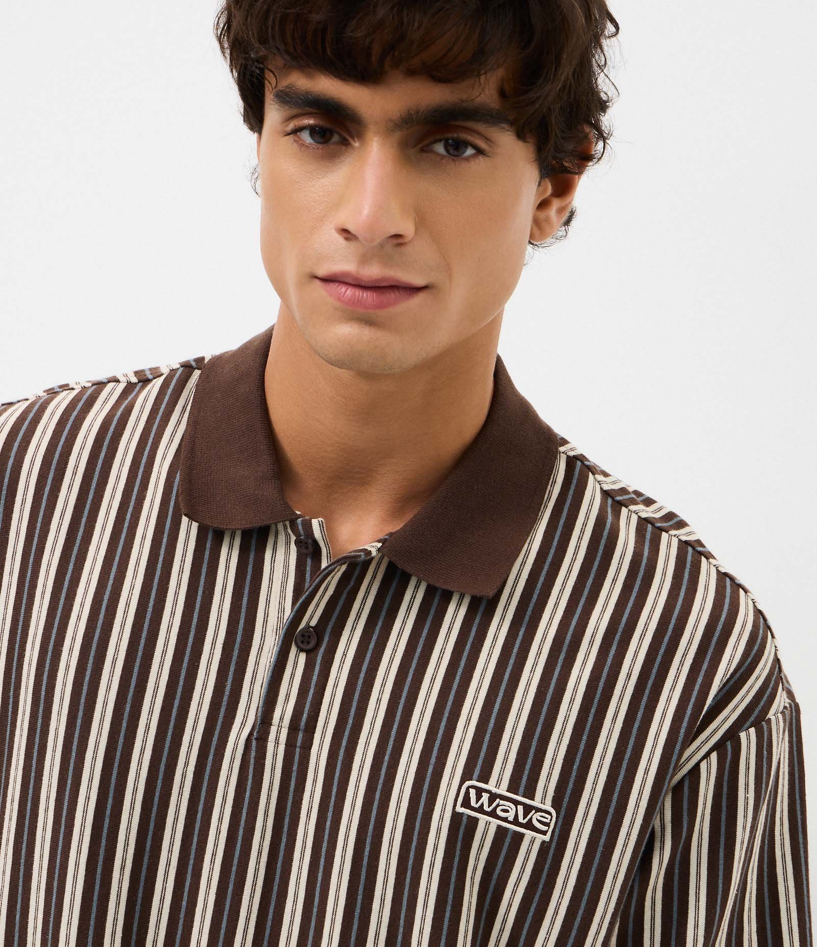 Camiseta Relaxed Manga Curta em Algodão Listrada com Gola Polo Marrom 1