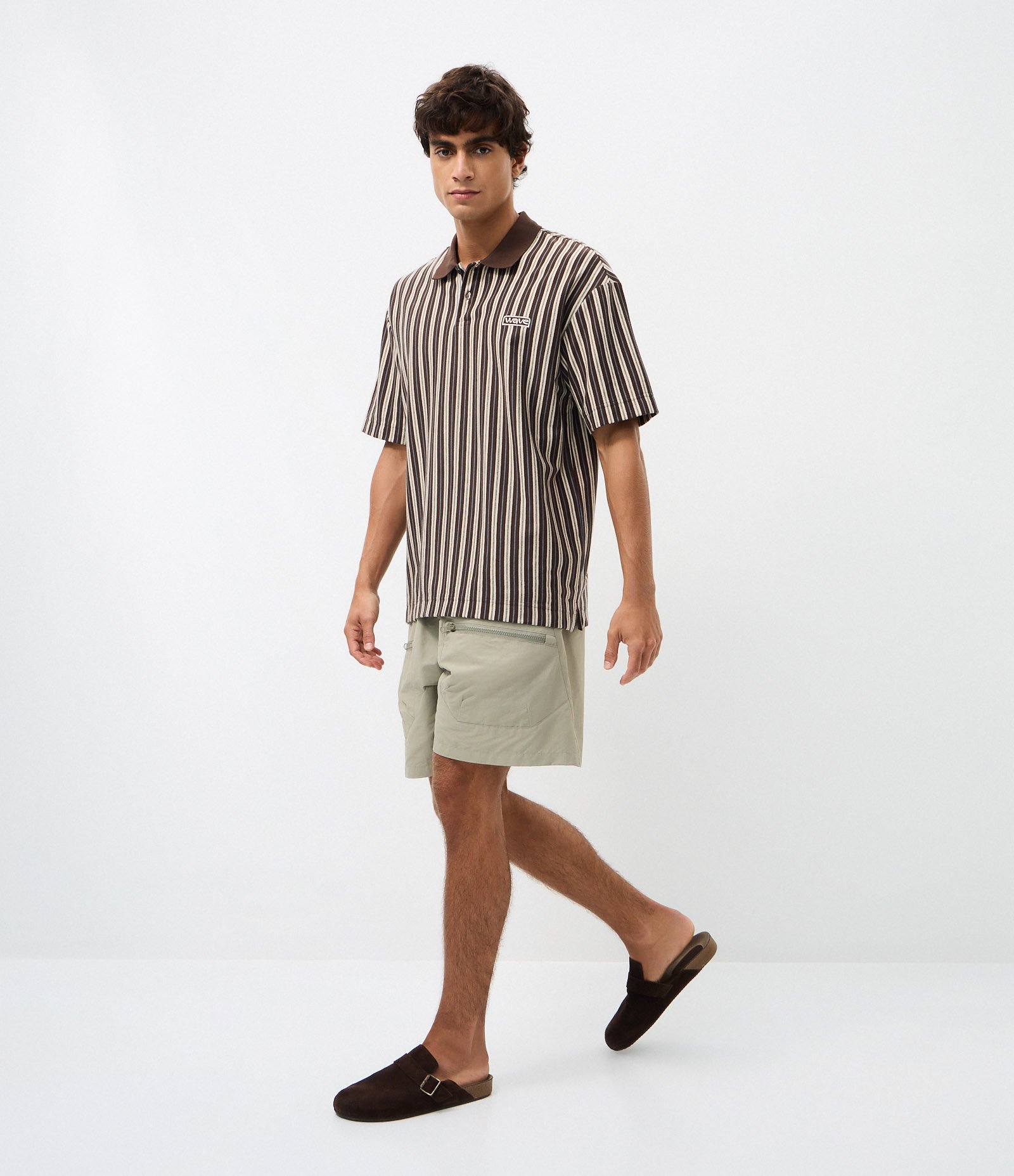 Camiseta Relaxed Manga Curta em Algodão Listrada com Gola Polo Marrom 2