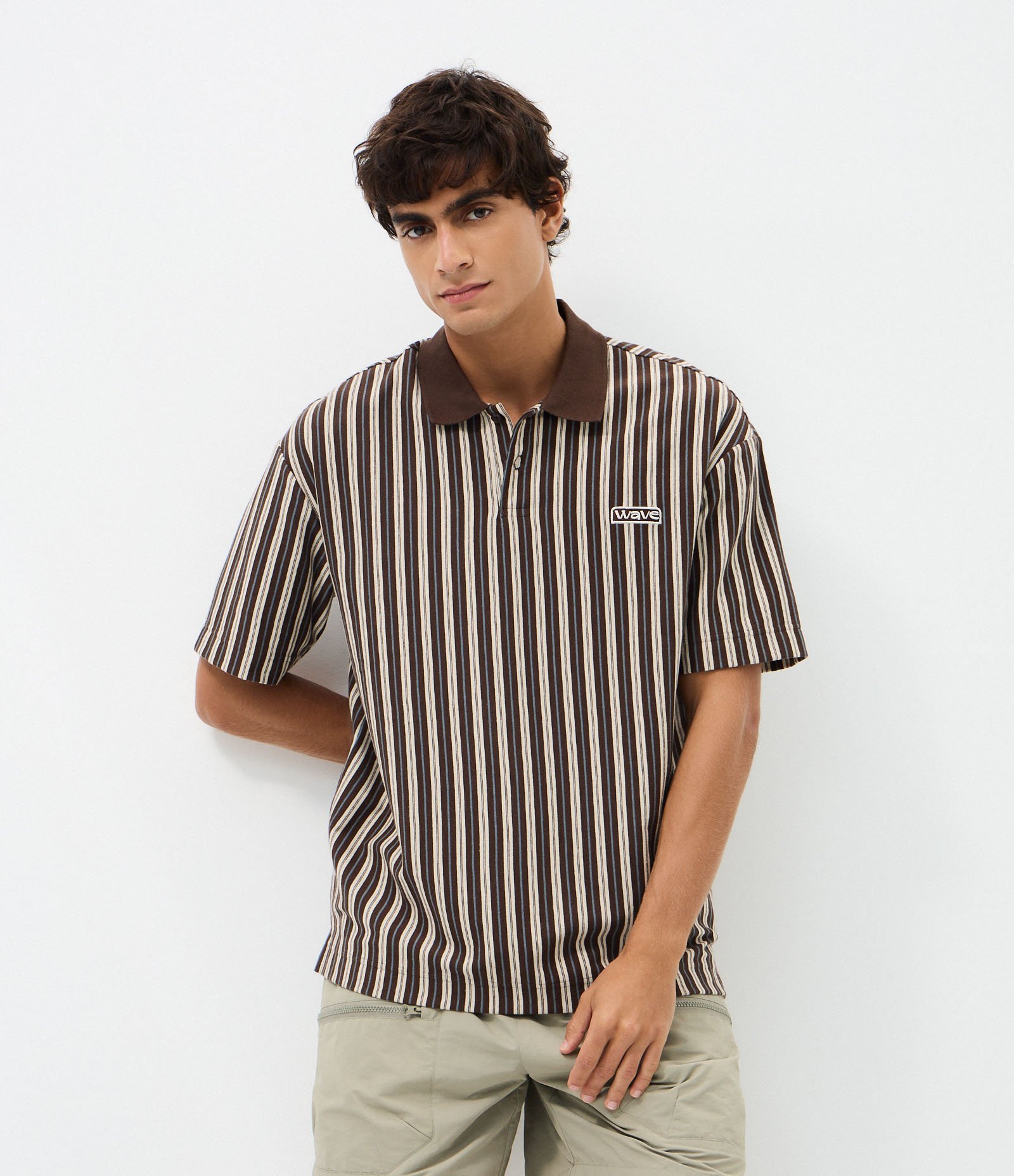 Camiseta Relaxed Manga Curta em Algodão Listrada com Gola Polo Marrom 3