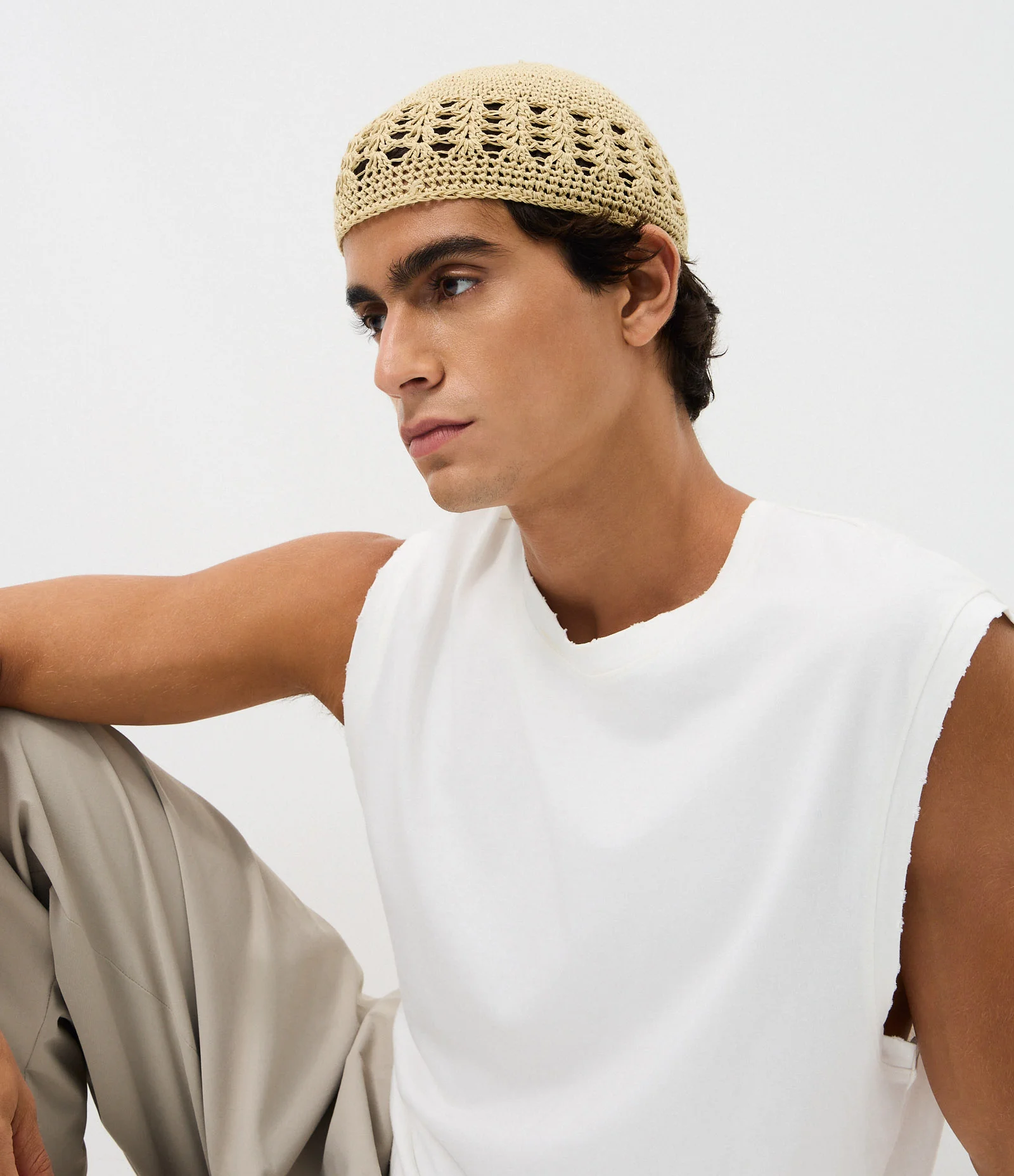 Touca em Crochê com Detalhe Contrastante Vazado Amarelo 1