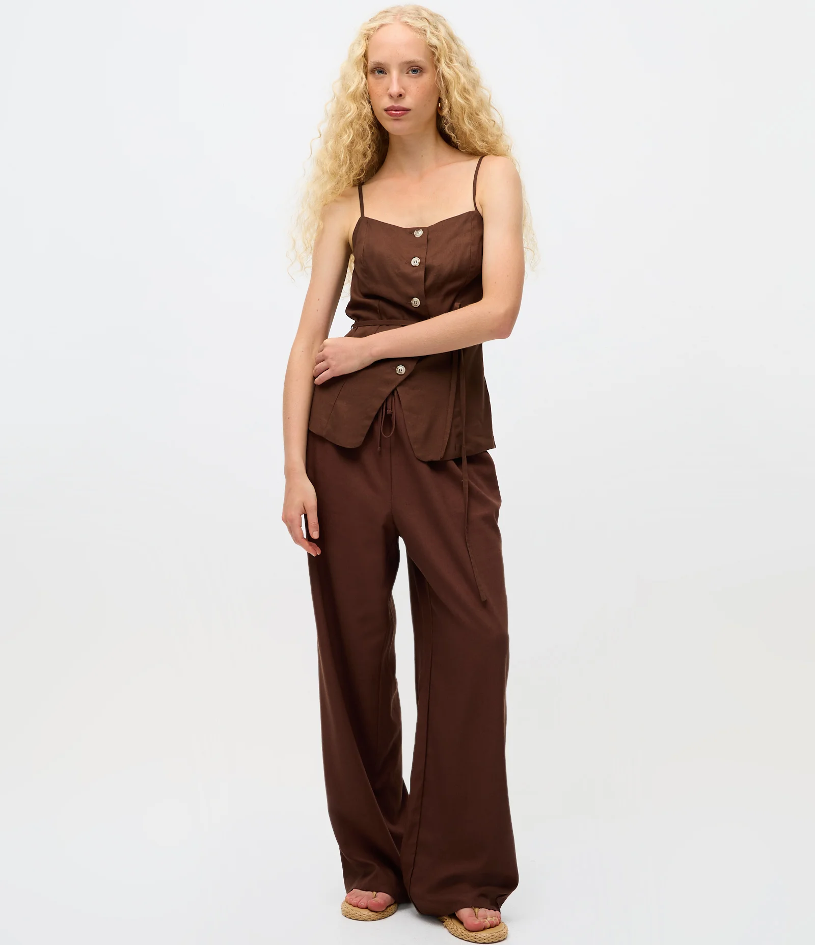 Colete Acinturado em Algodão com Linho e Amarração Marrom 2