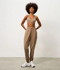 Calça Jogger Esportiva em Microfibra com Ajuste no Cós