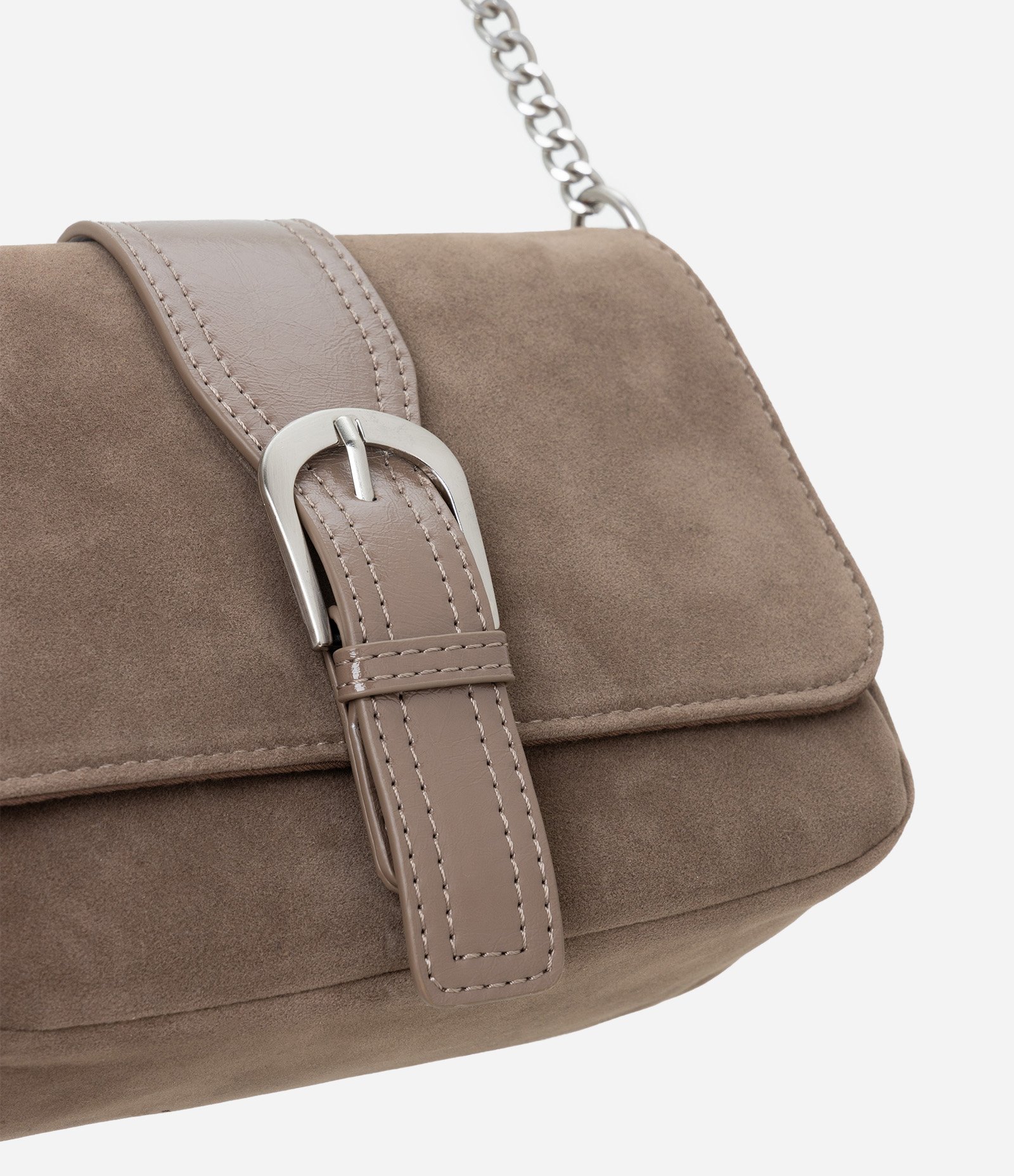 Bolsa Transversal Pequena em Suede com Tampa e Alça Longa Marrom 5