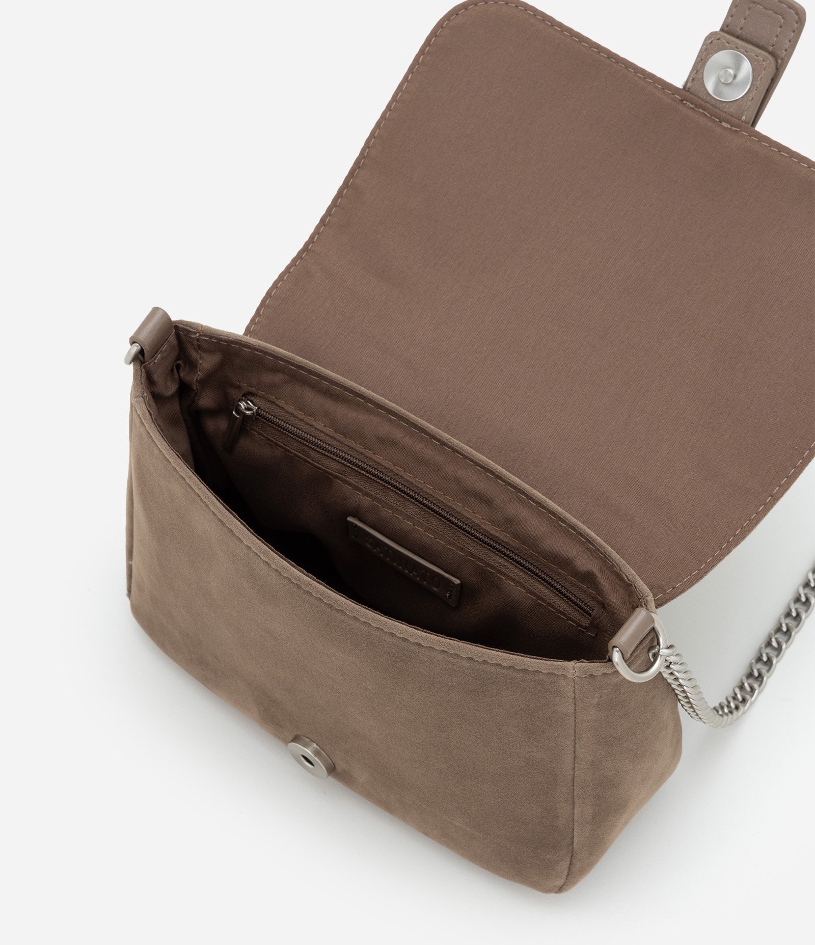 Bolsa Transversal Pequena em Suede com Tampa e Alça Longa Marrom 6