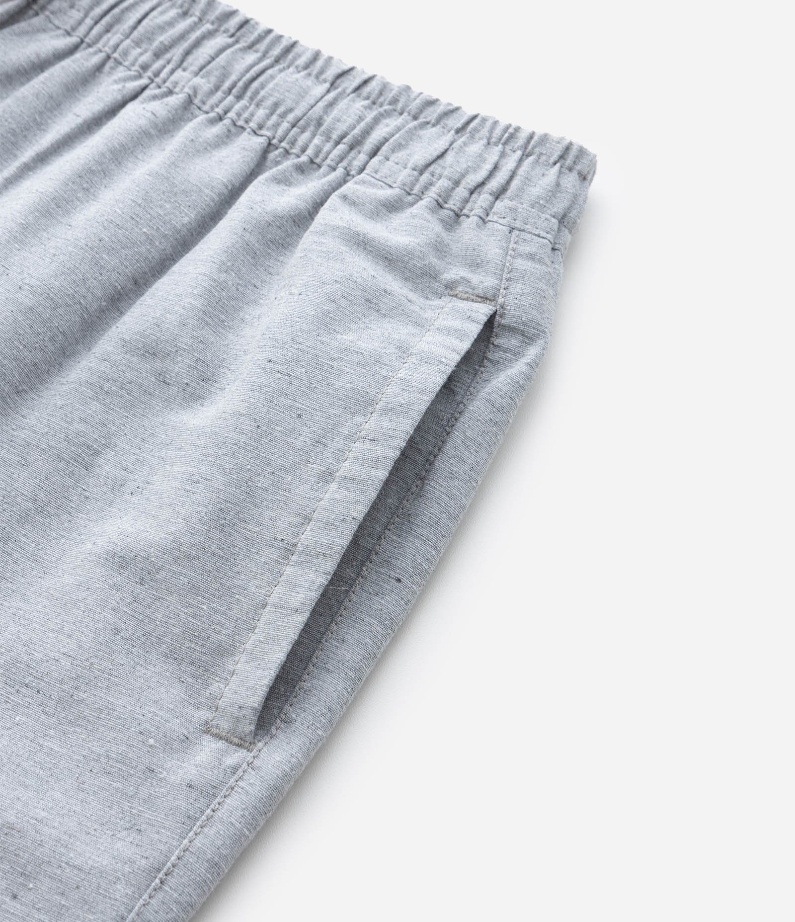 Bermuda em Algodão com Cós Elástico e Etiqueta Aplicada Cinza 5