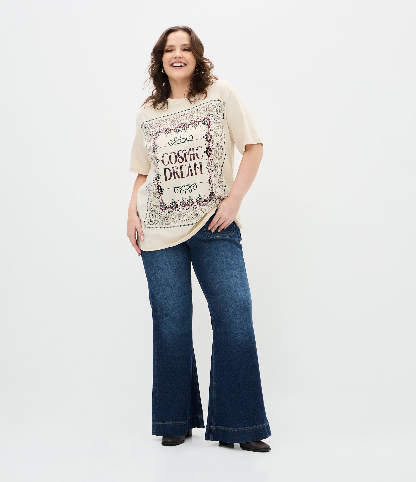 Camiseta Alongada com Estampa em Algodão Curve & Plus Size Bege 2