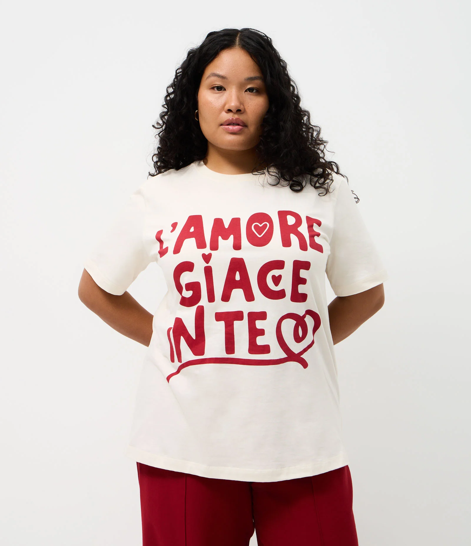 Camiseta Alongada com Estampa Lettering Curve & Plus Size Bege 1