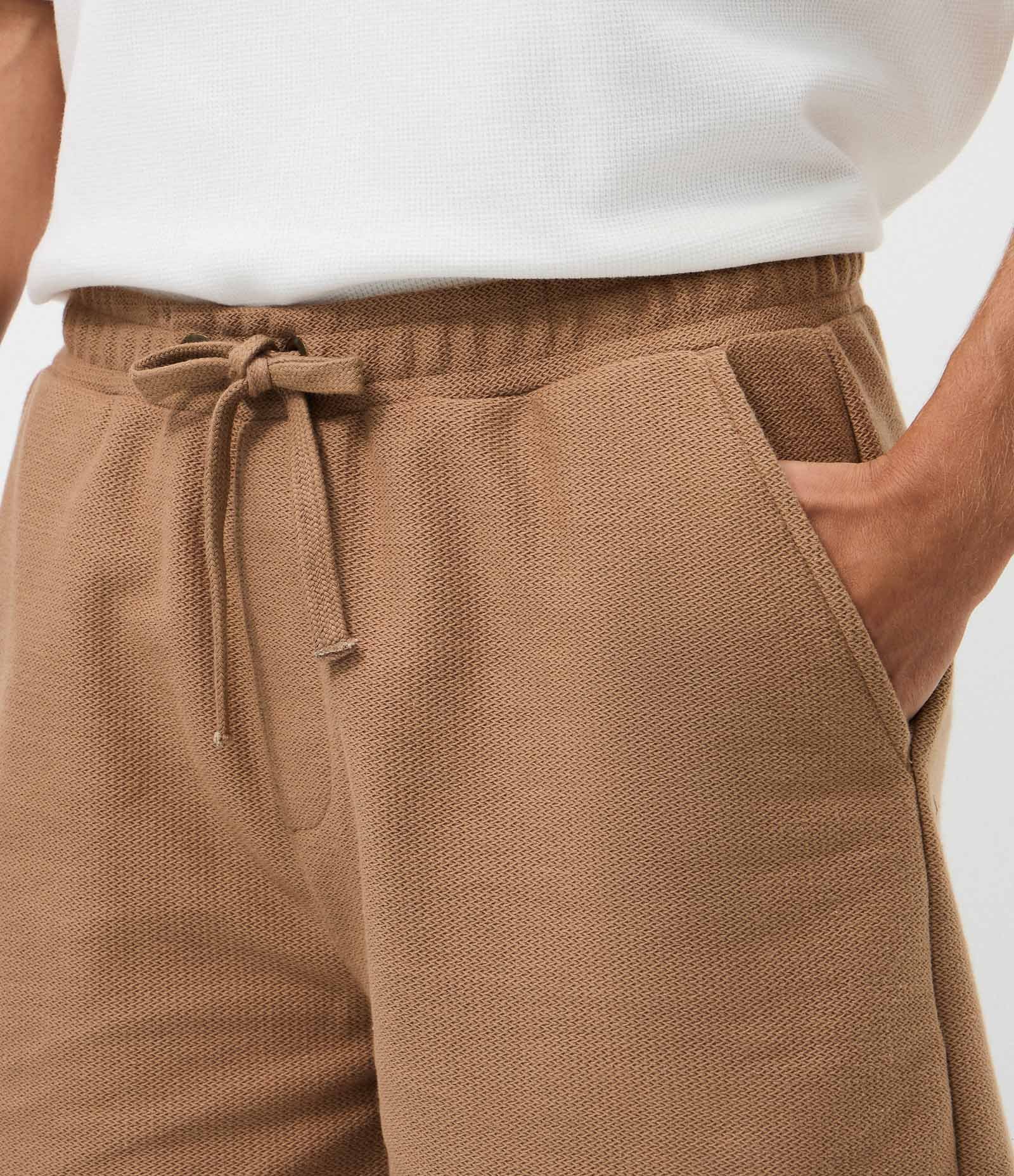 Bermuda Texturizada Lisa com Textura Marrom 3