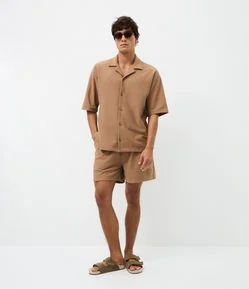 Bermuda Texturizada Lisa com Textura