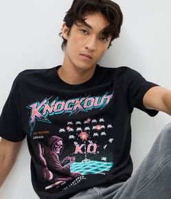 Camiseta Manga Curta em Algodão com Estampa Knockout