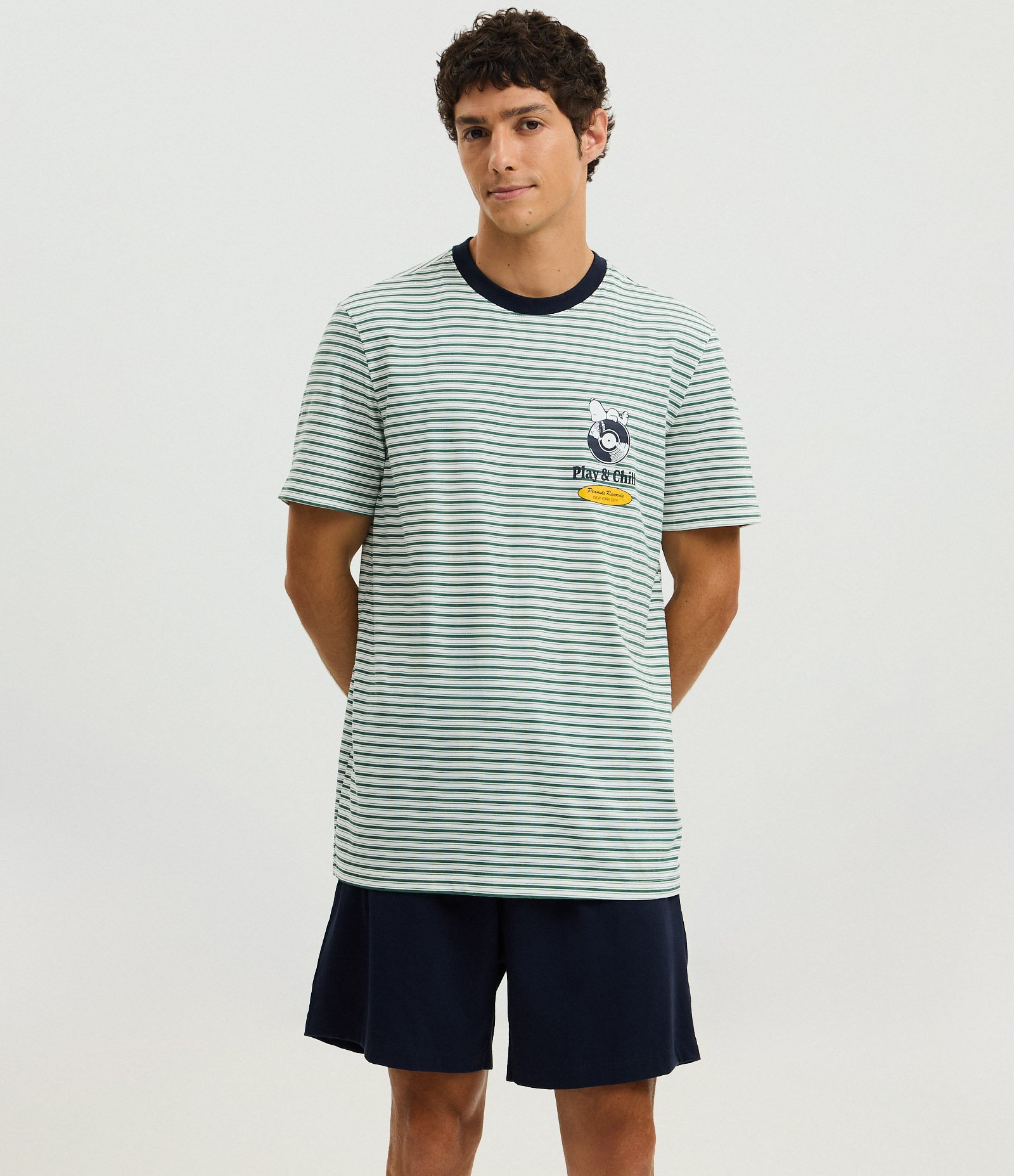 Pijama Curto em Algodão Listrado com Estampa Peanuts Records (Snoopy) e Bermuda de Pijama Verde Verde 1