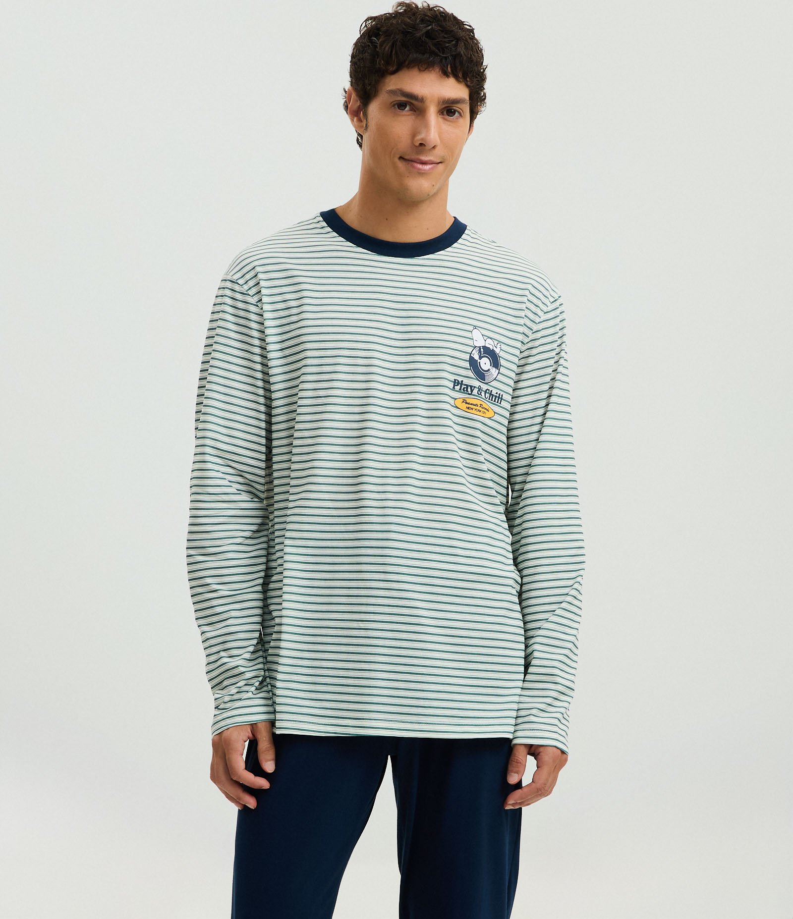 Pijama Longo em Algodão Listrado com Estampa Snoopy e Calça de Pijama Verde 2