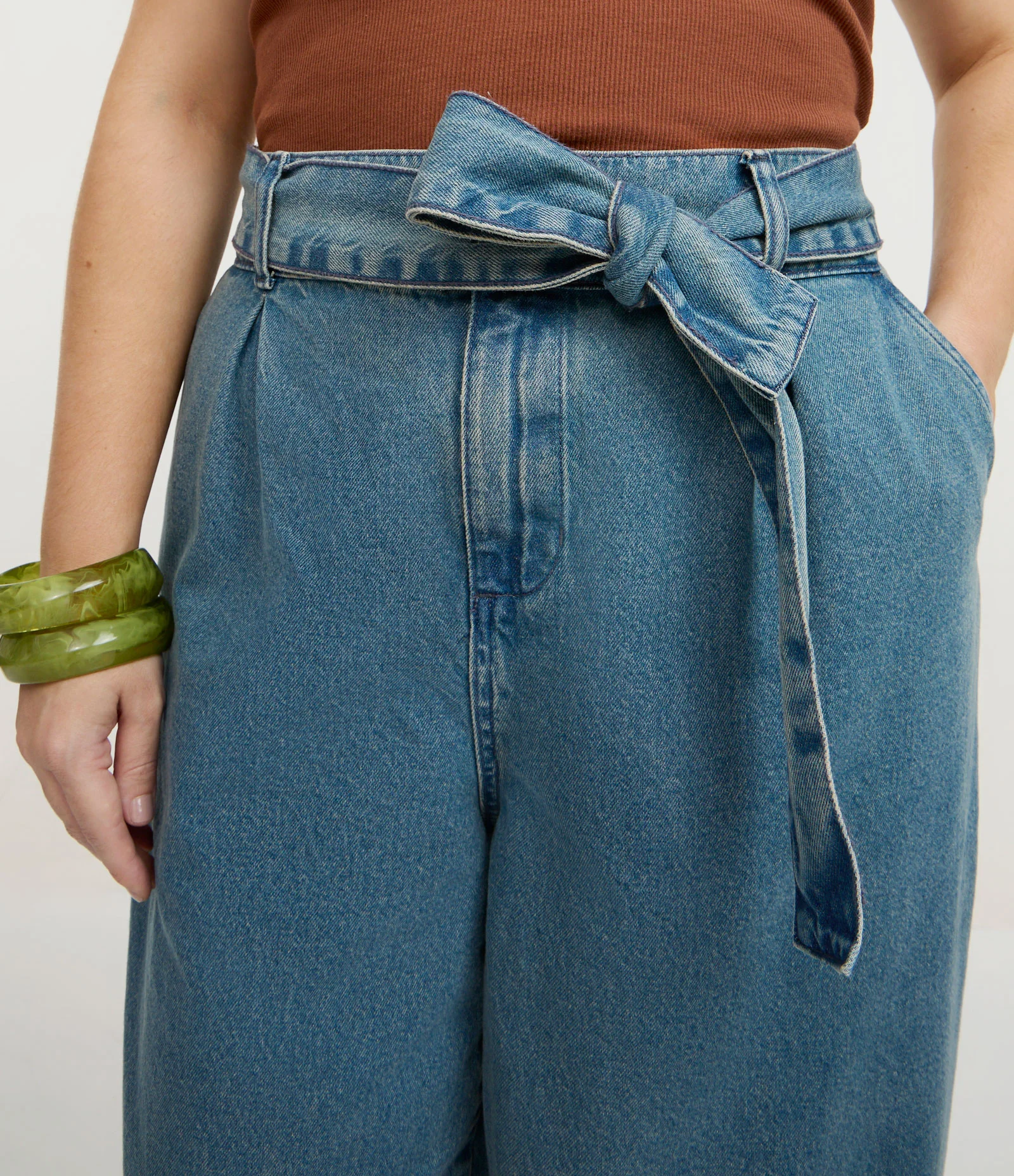 Calça Aladim em Jeans com Cinto Faixa Curve & Plus Size Azul 3