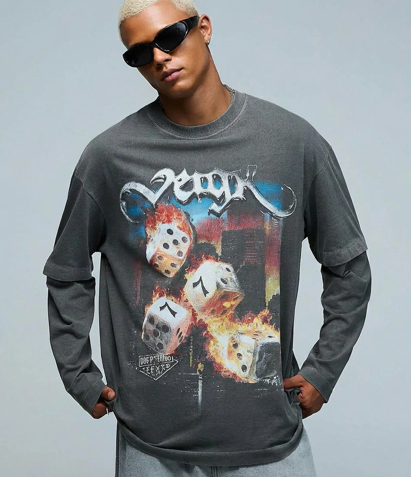 Camiseta Relaxed em Algodão com Estampa Dados Veigh Cinza 1