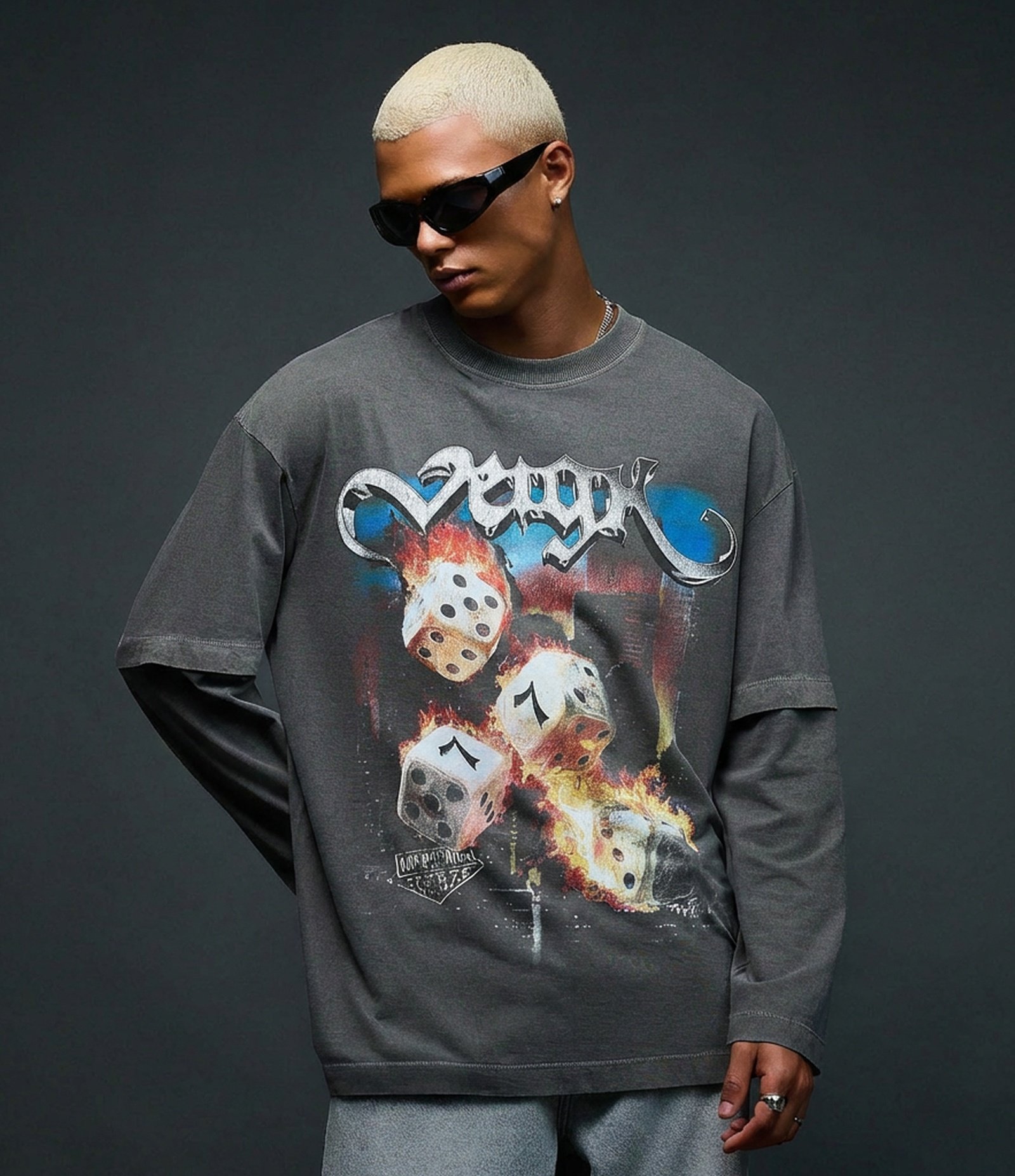 Camiseta Relaxed em Algodão com Estampa Dados Veigh Cinza 3