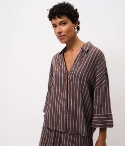 Camisa em Viscolinho com Estampa Listrada