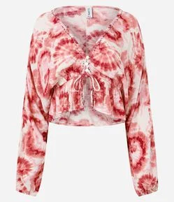 Blusa Bata em Crepe Tie Dye com Decote V e Detalhe em Miçangas
