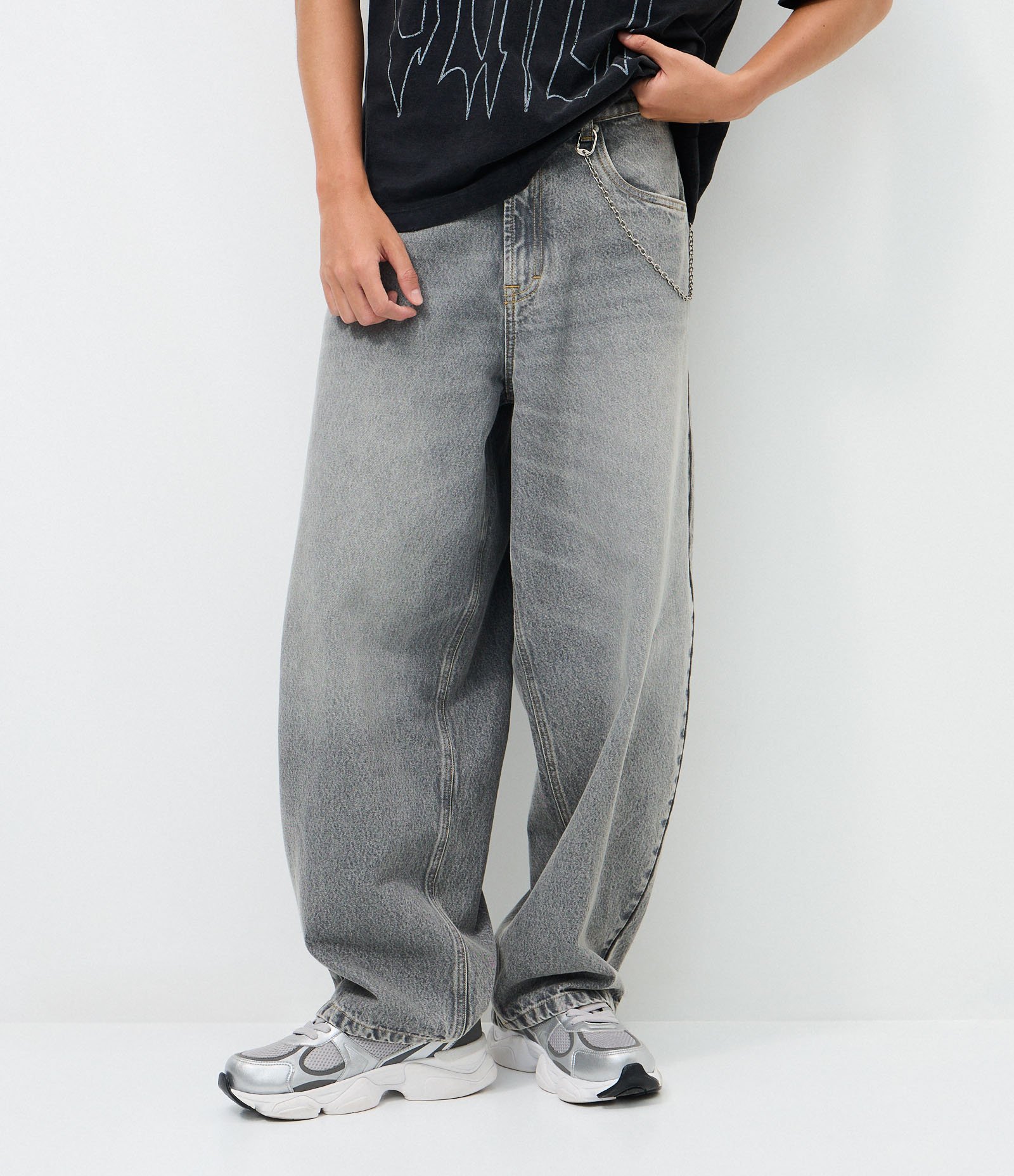 Calça Baggy Balloon em Jeans Denim Liso Cinza 2