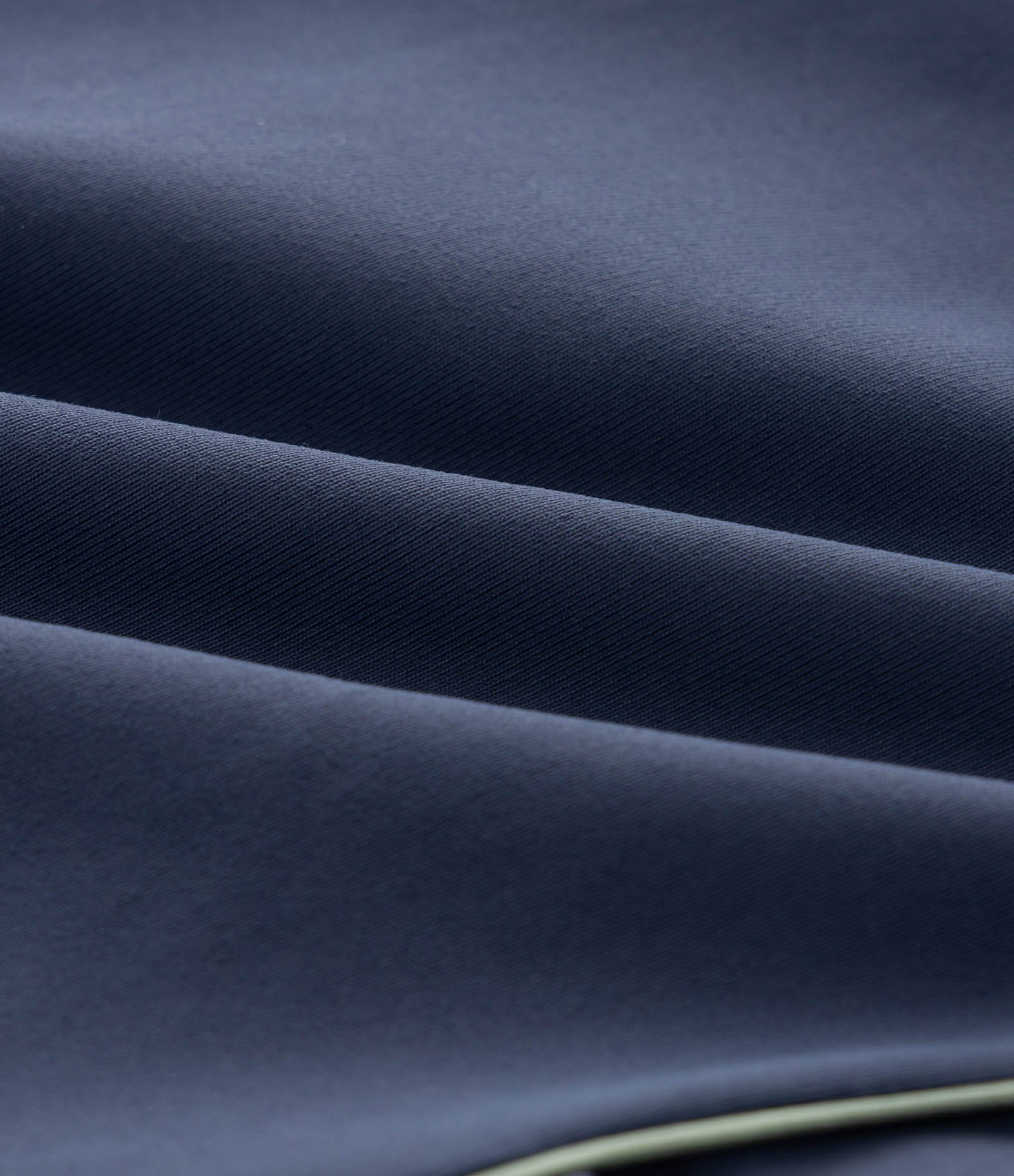 Bermuda Ciclista Tecnológica com Vivo Contrastante Azul 3