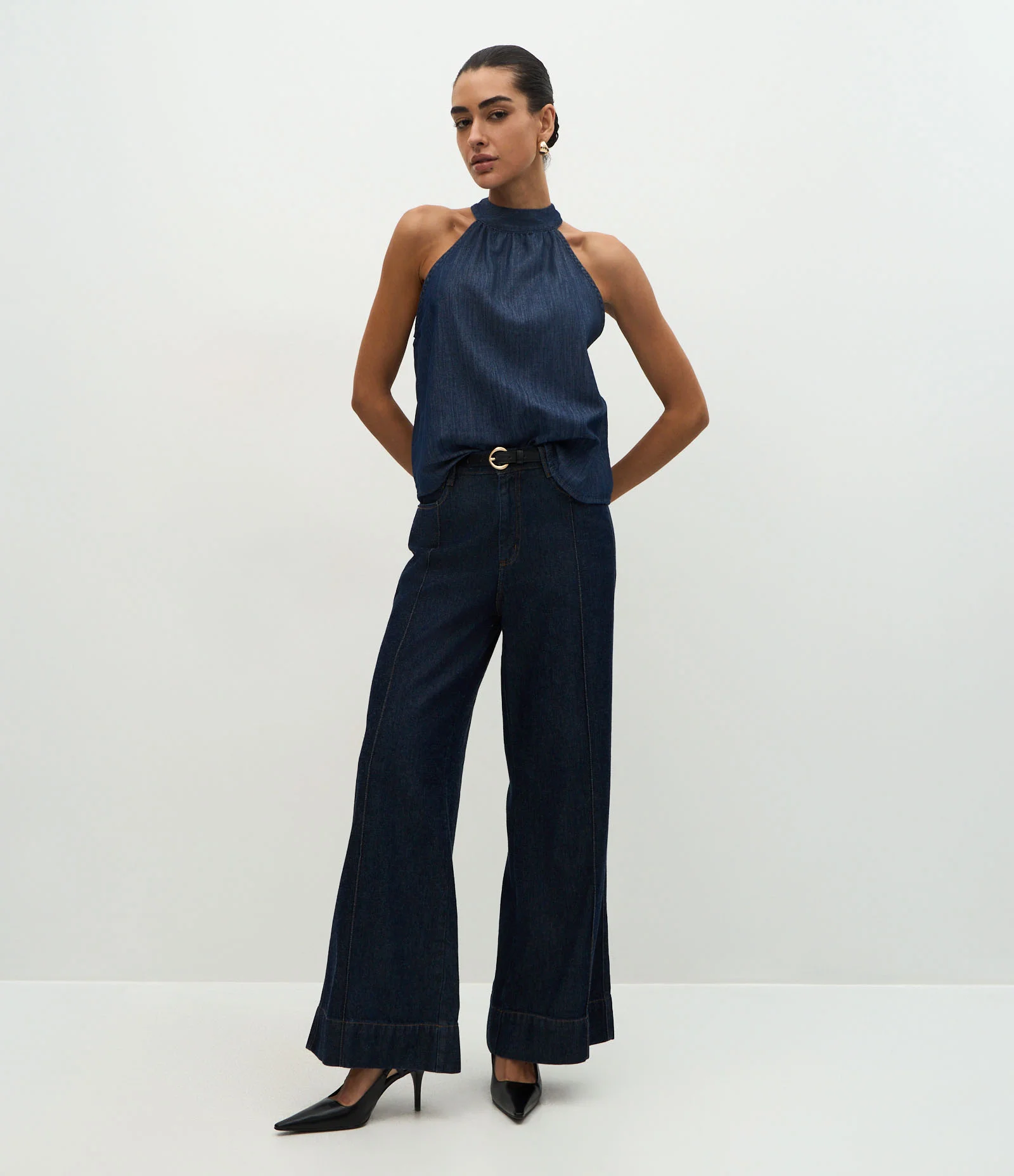 Regata Halter em Jeans com Amarração na Nuca Azul Escuro 2