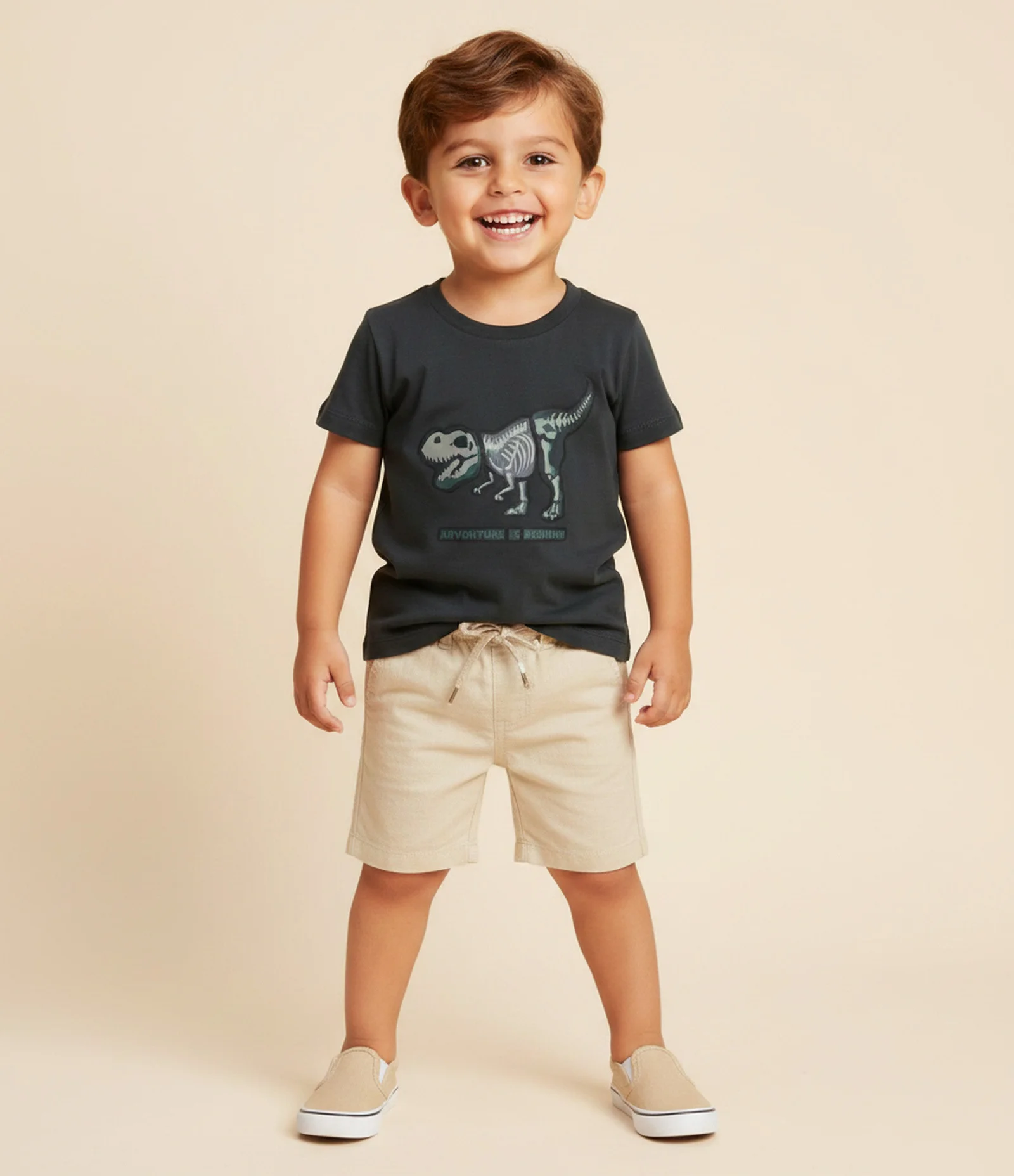Camiseta Comfort Infantil com Estampa Dinossauro em Relevo – Tam 1 a 6 Anos Verde Militar 1