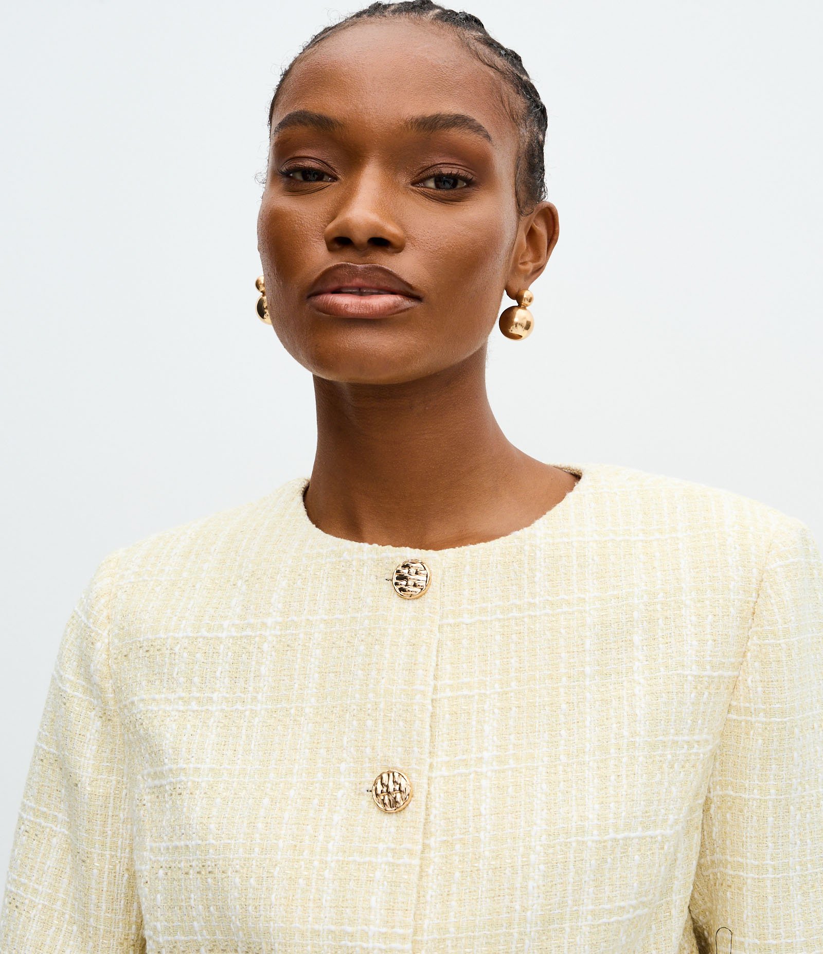 Jaqueta Leve Casaqueto em Tweed com Quatro Bolsos Amarelo 3