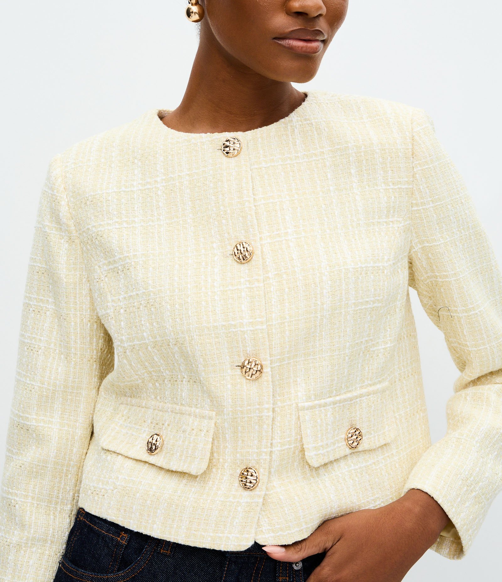 Jaqueta Leve Casaqueto em Tweed com Quatro Bolsos Amarelo 4