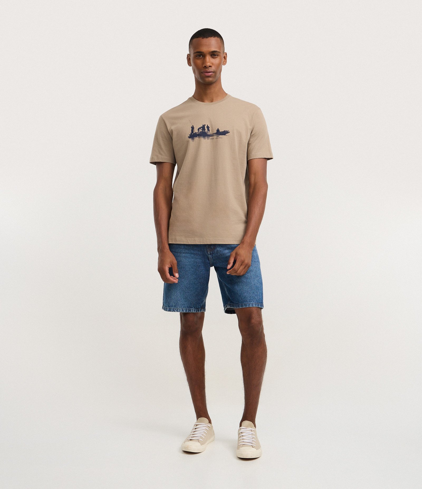 Camiseta em Algodão com Estampa Esportiva Mar Aberto Bege 2