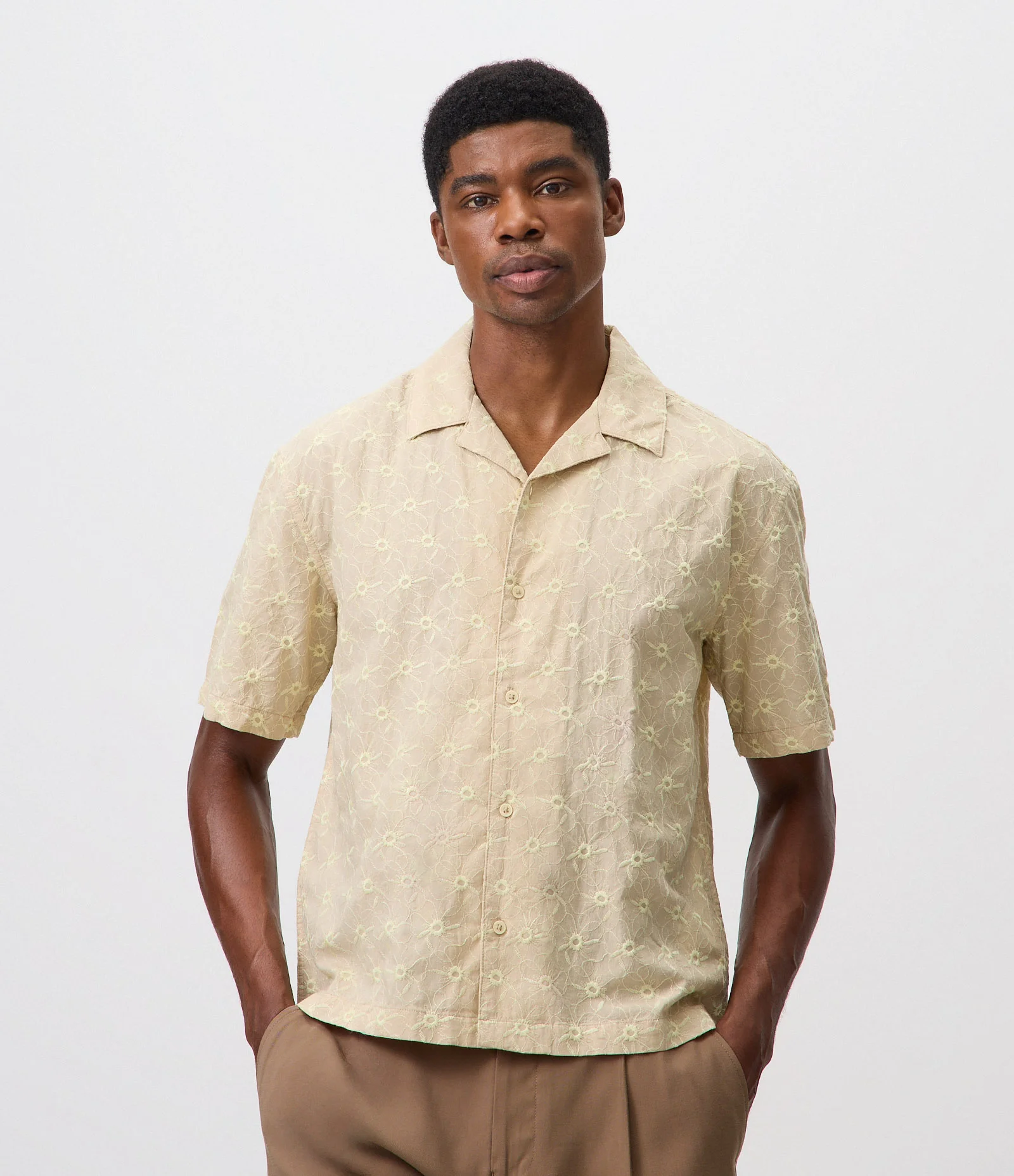 Camisa Boxy Floral Texturizada Bege 1