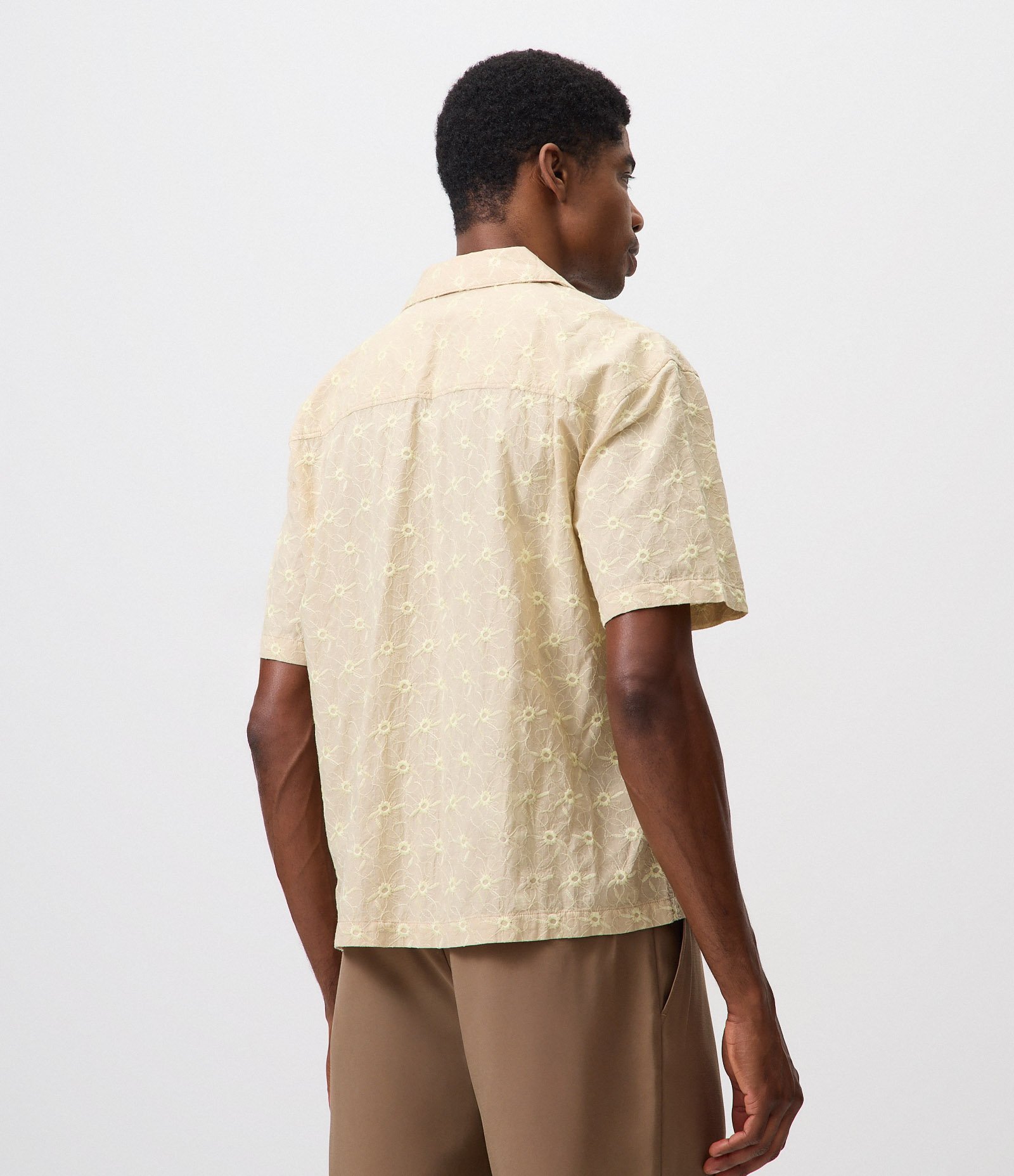 Camisa Boxy Floral Texturizada Bege 3