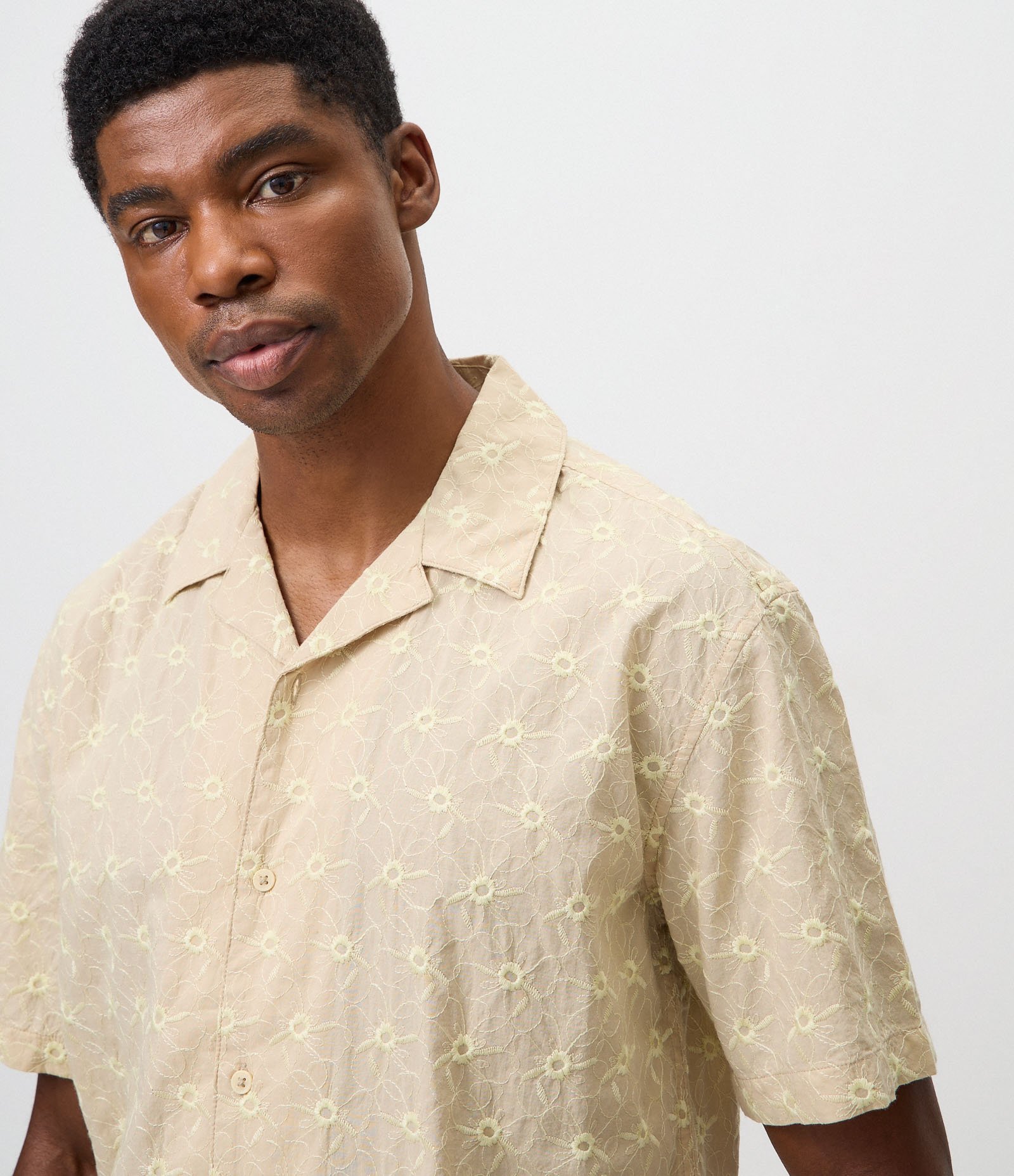 Camisa Boxy Floral Texturizada Bege 4