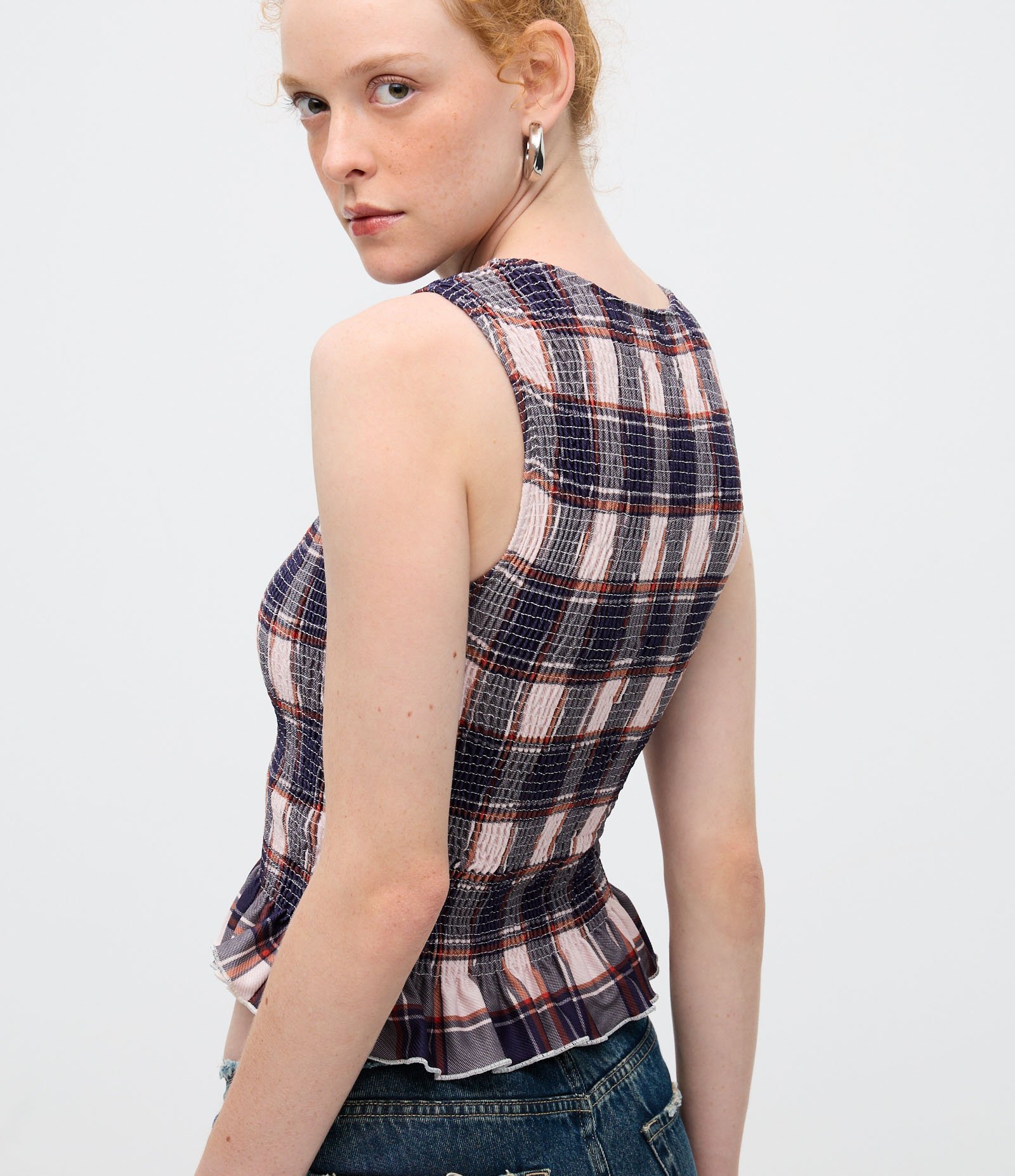 Blusa Sem Manga em Twill Xadrez com Babado na Barra Azul 4