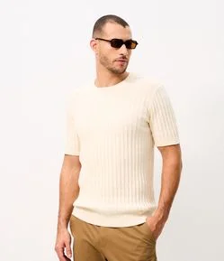 Camiseta Manga Curta com Quadradinhos Texturizado