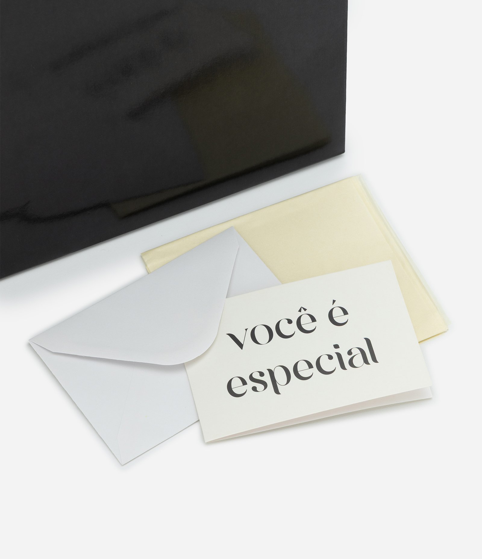 Embalagem de Presente Pequena com Envelope Preto 4
