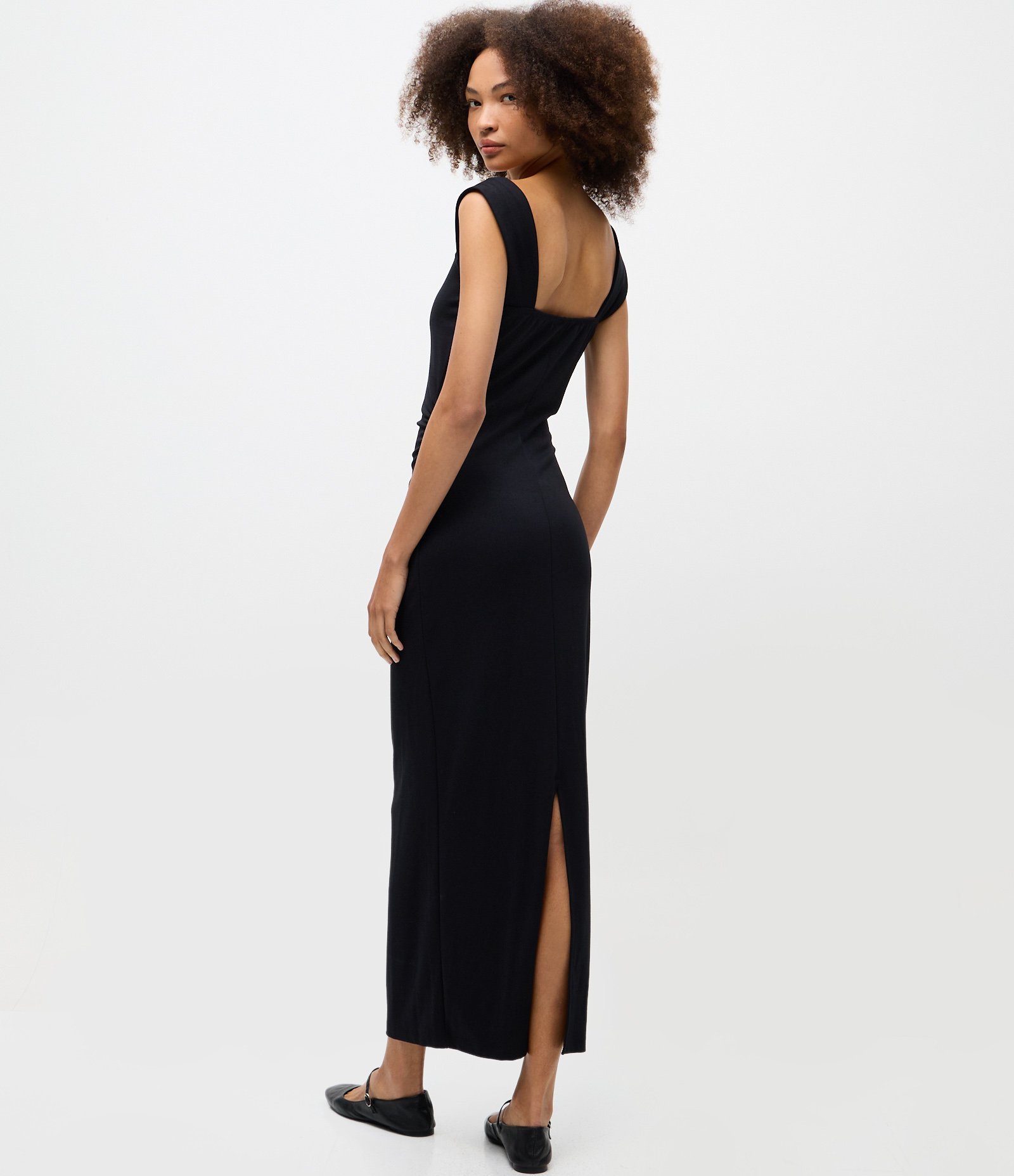 Vestido Long Midi em Ponto Roma com Alça Larga e Decote Quadrado Preto 4