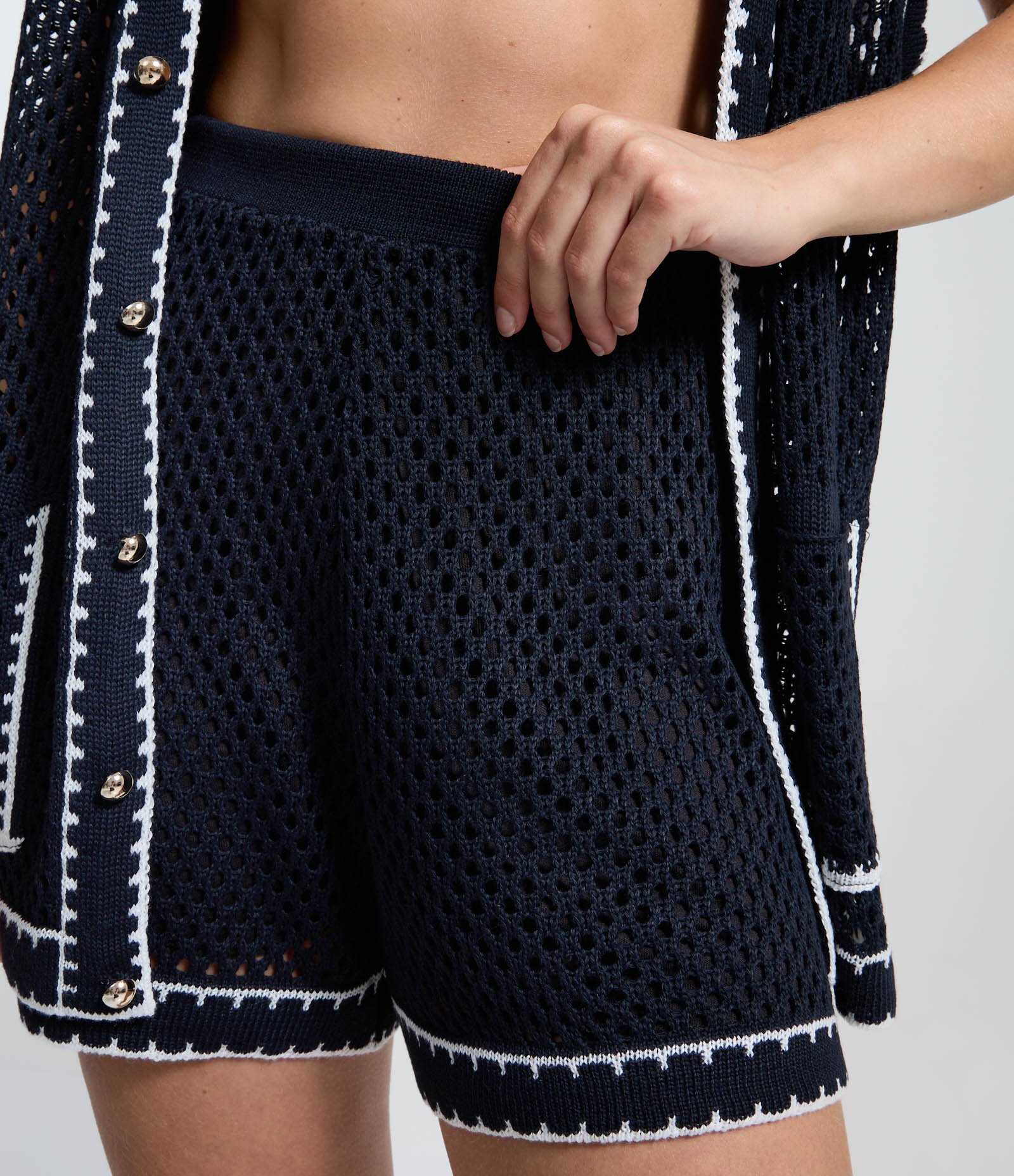 Short em Tricô Vazado com Cintura Alta e Acabamento Contrastante Azul 3