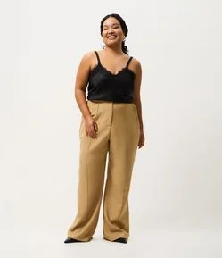 Calça Alfaiatada Wide com Friso Frontal Curve & Plus Size