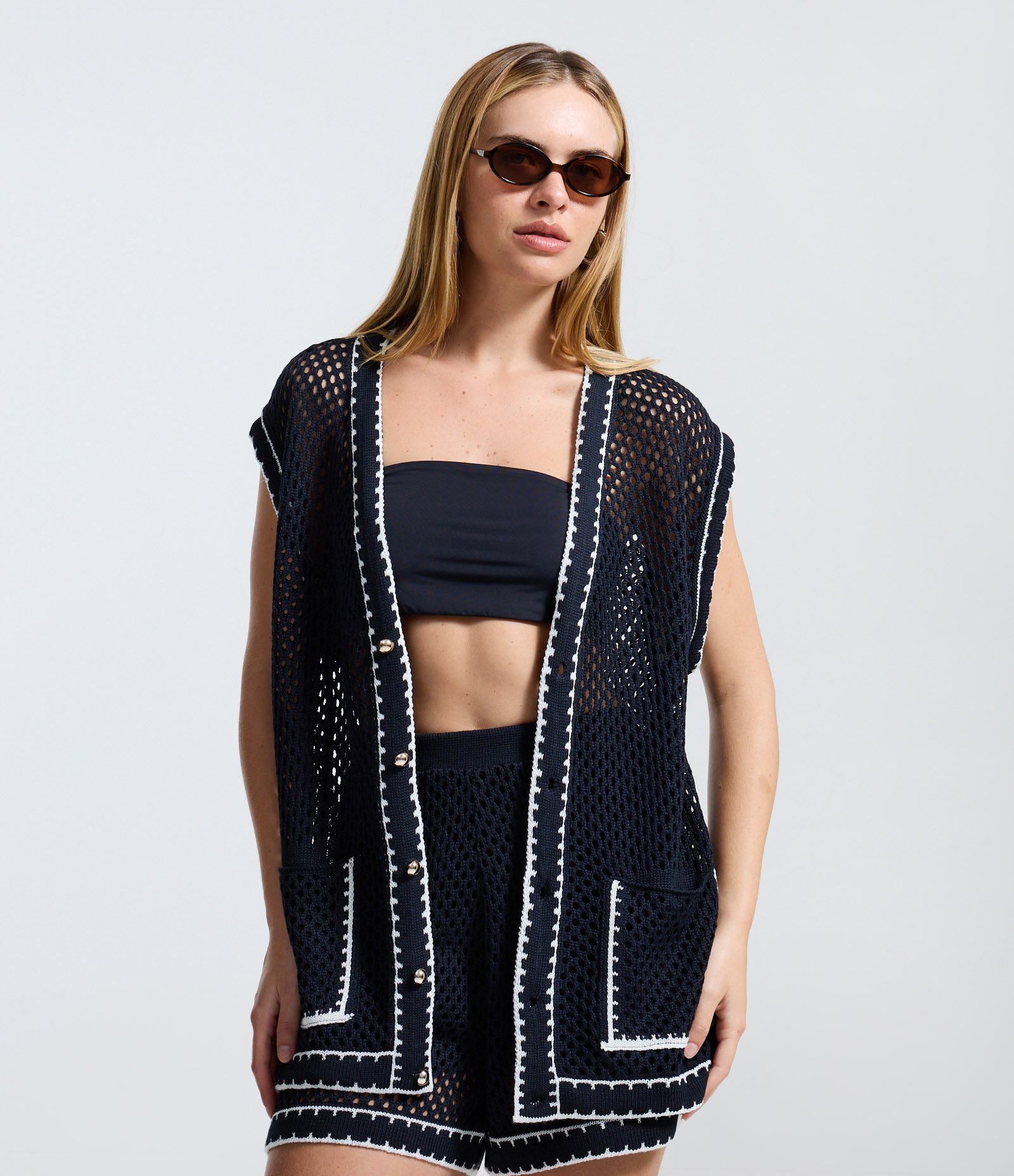 Colete Alongado em Tricô com Viés Contrastante Preto 4