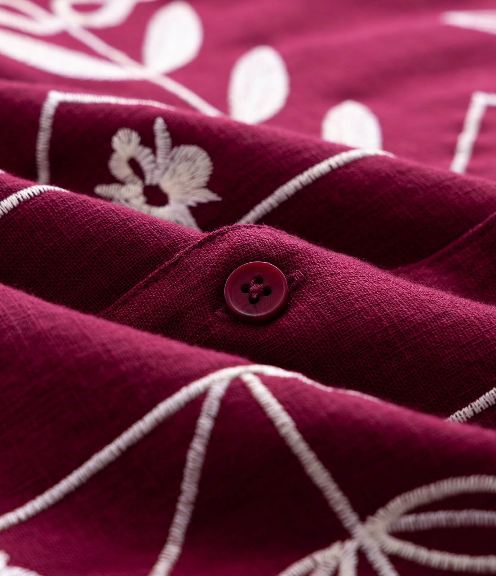 Camisa Bordada de Ramos e Flores Vermelho 7