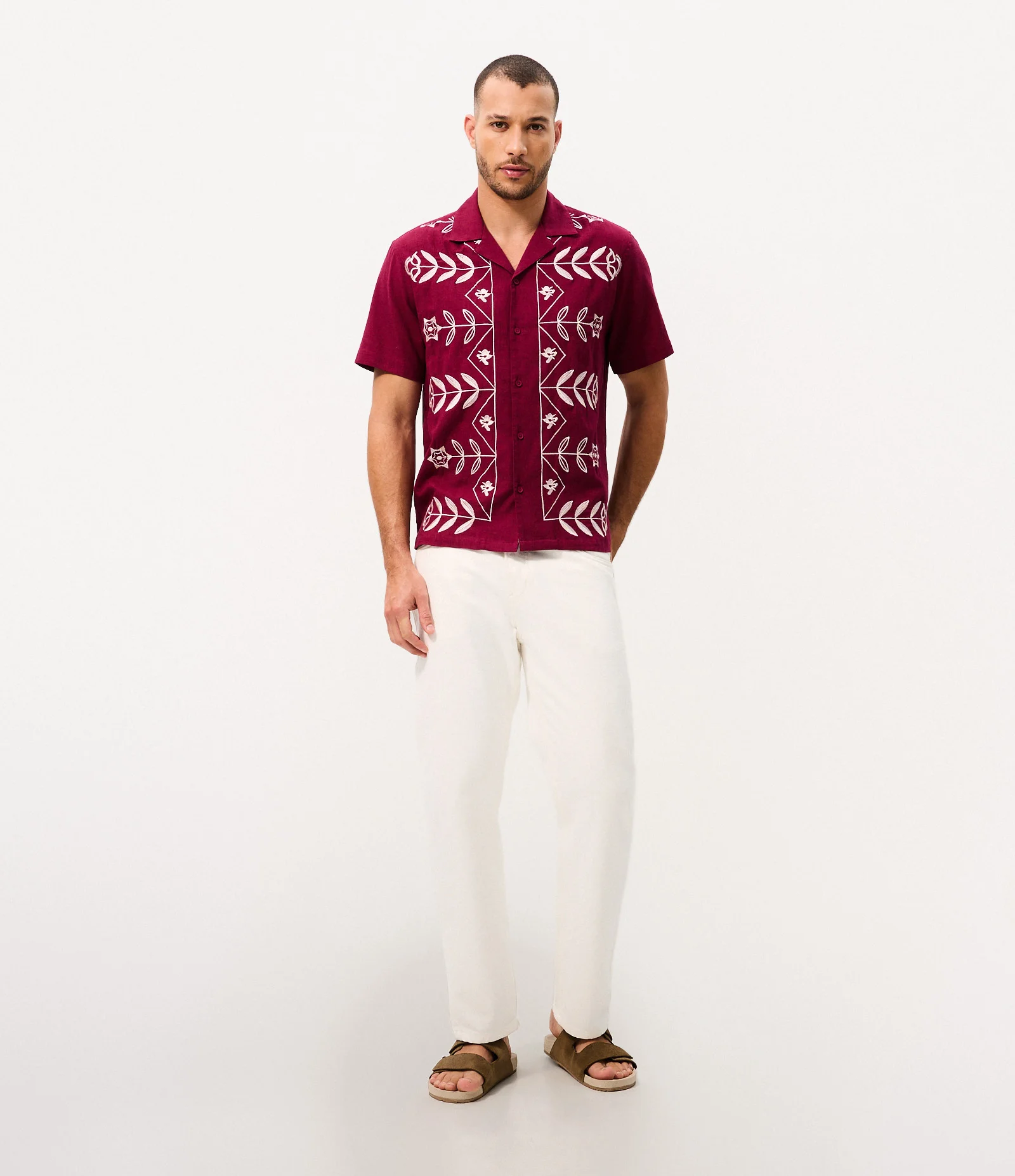 Camisa Bordada de Ramos e Flores Vermelho 2