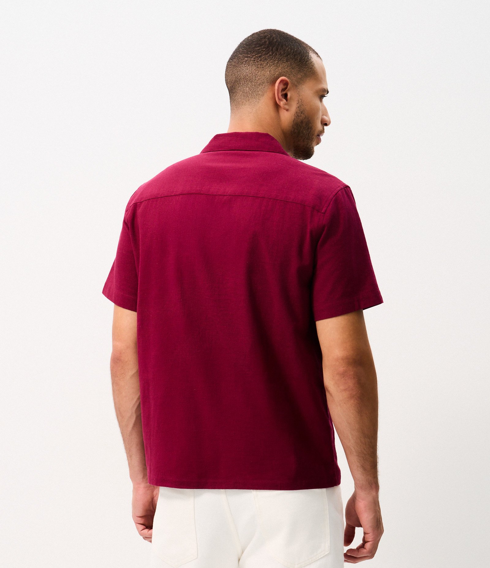 Camisa Bordada de Ramos e Flores Vermelho 3