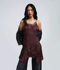 Vestido em Cetim com Detalhes em Renda