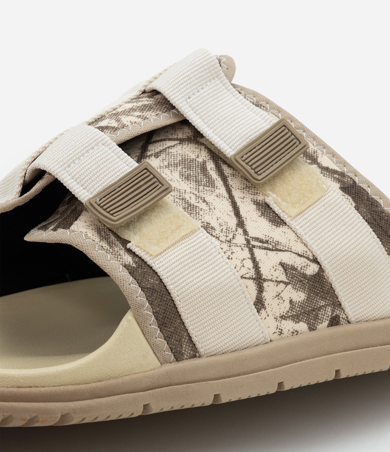 Chinelo Slide Camuflado com Tiras Ajustáveis Off White 3