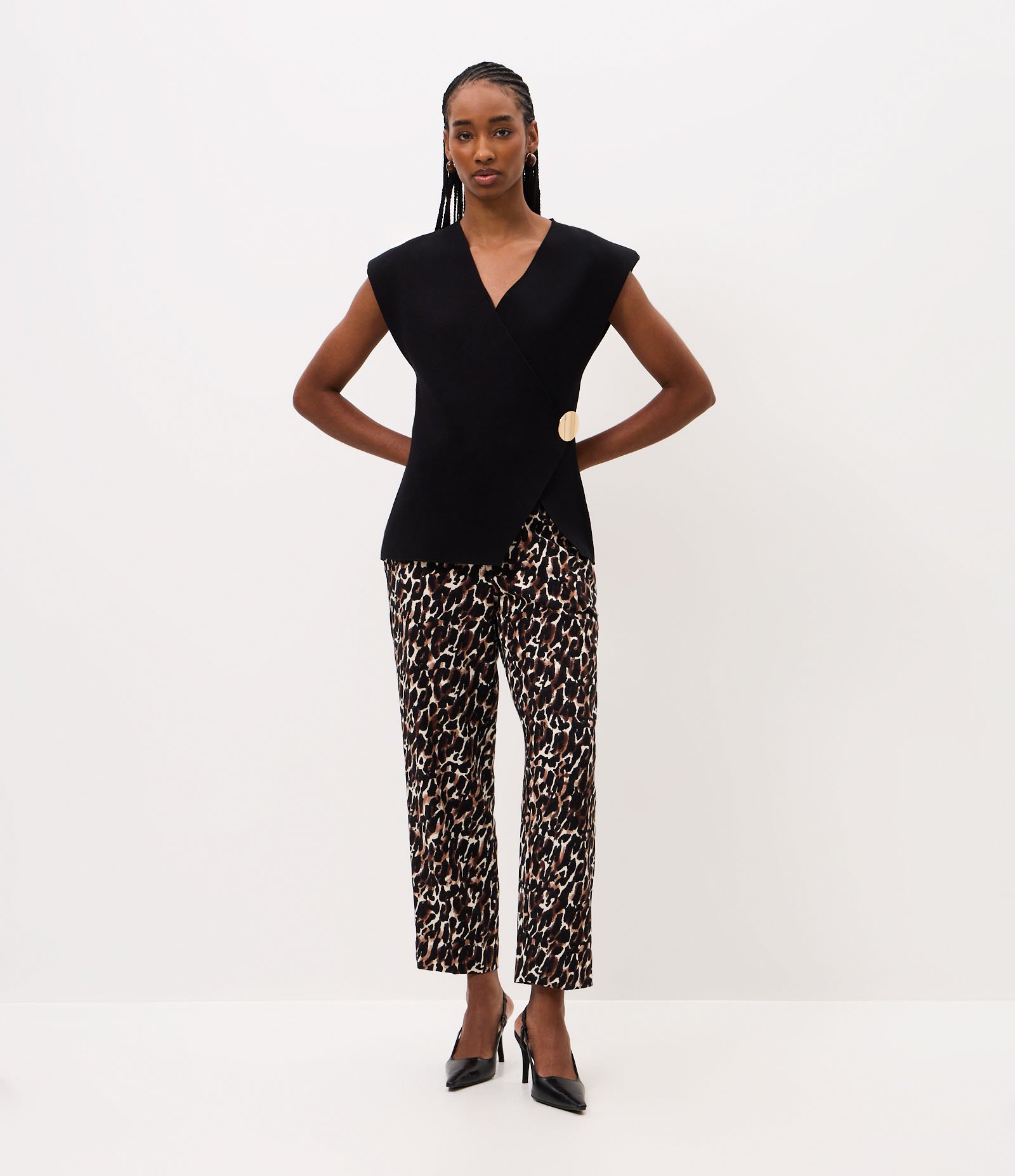 Calça Cenoura em Crepe com Estampa Animal Print Marrom 1