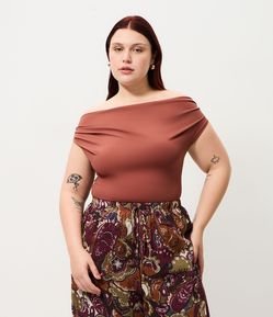 Blusa Ajustada em Microfibra com Decote Ombro a Ombro