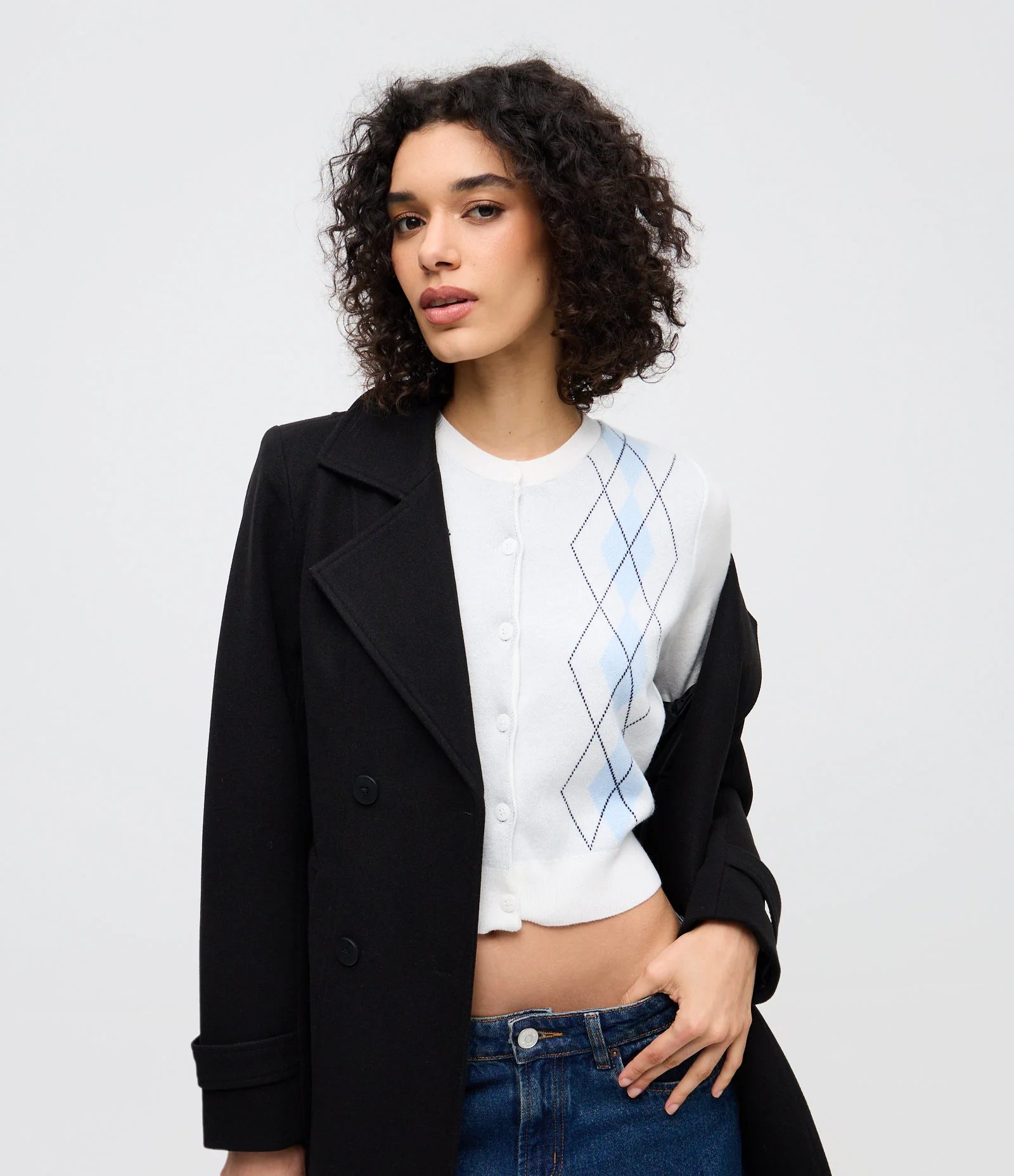 Blusa em Tricô com Estampa Geométrica e Botões Frontais Branco 1