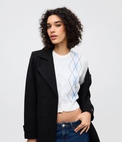 Blusa em Tricô com Estampa Geométrica e Botões Frontais