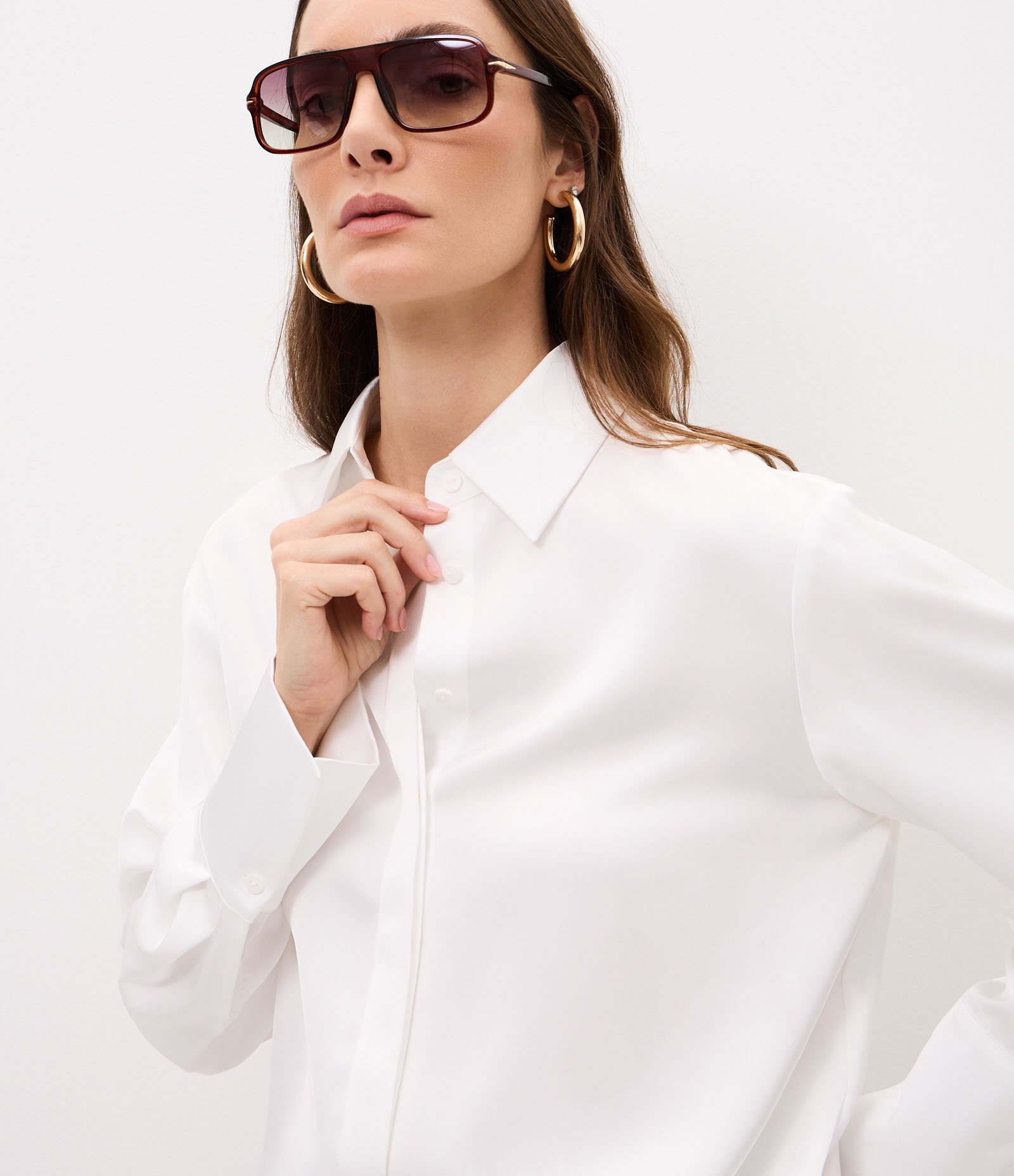 Camisa Acetinada com Gola Clássica Branco 3