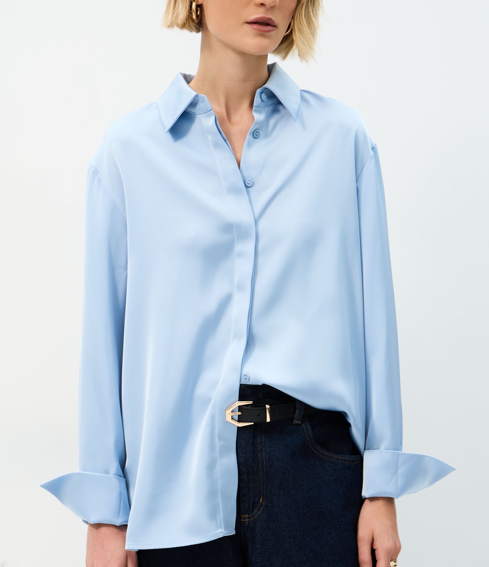 Camisa Acetinada com Gola Clássica Azul 4